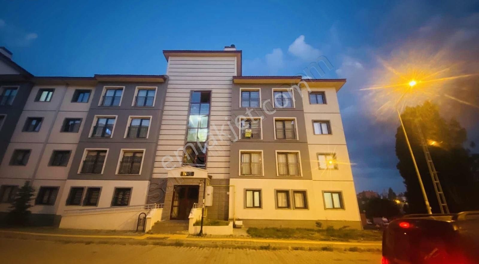 Garanti Emlaktan Satılık Süper 4+1 Daire