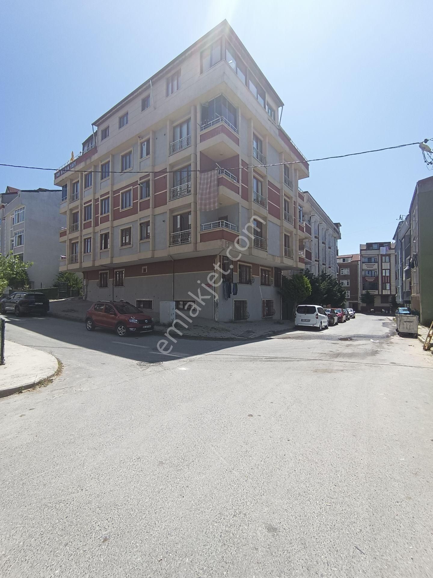 Kırkgül Gayrimenkul'den Mavigöl'de Arakat 2+1 Daire