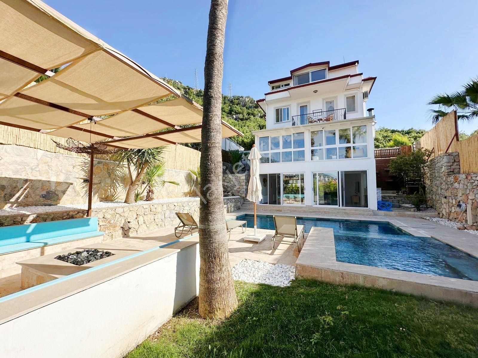 Ovacık'ta Lüks Dizayn Modern Müstakil 4+1 Satılık Villa - Görsel 26