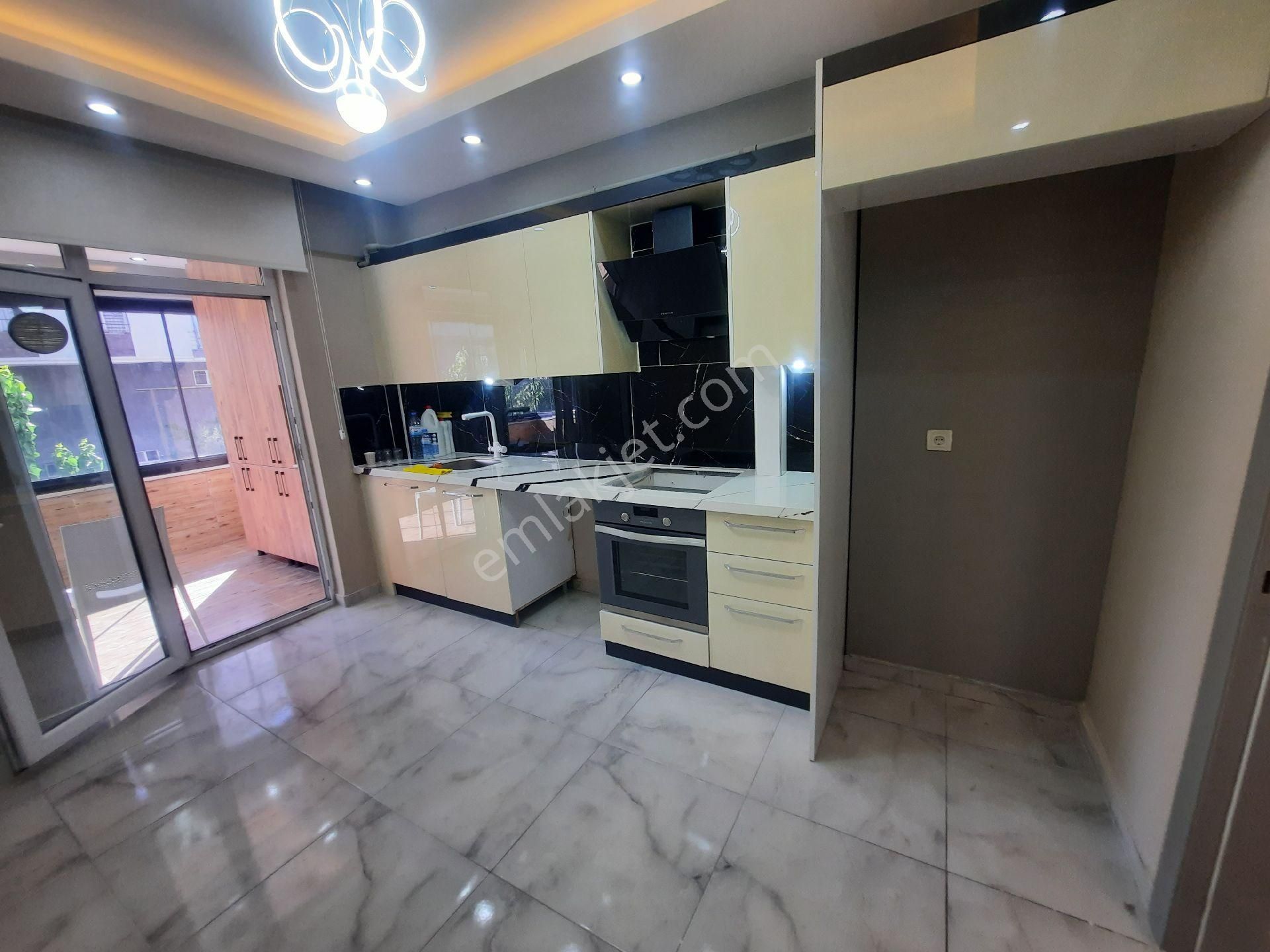 Gapgros Market Karşısında 2+1 Satılık Daire