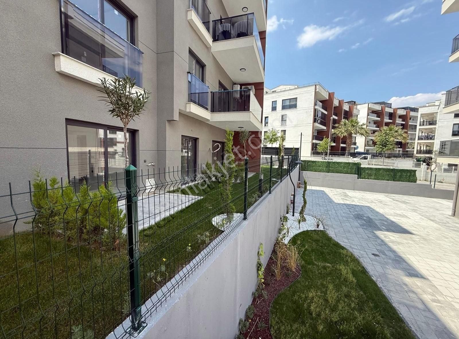 Kuşadasında Havuzlu Süper Sitede Satılık Sıfır 3+1 Bahçe Katı - Görsel 8