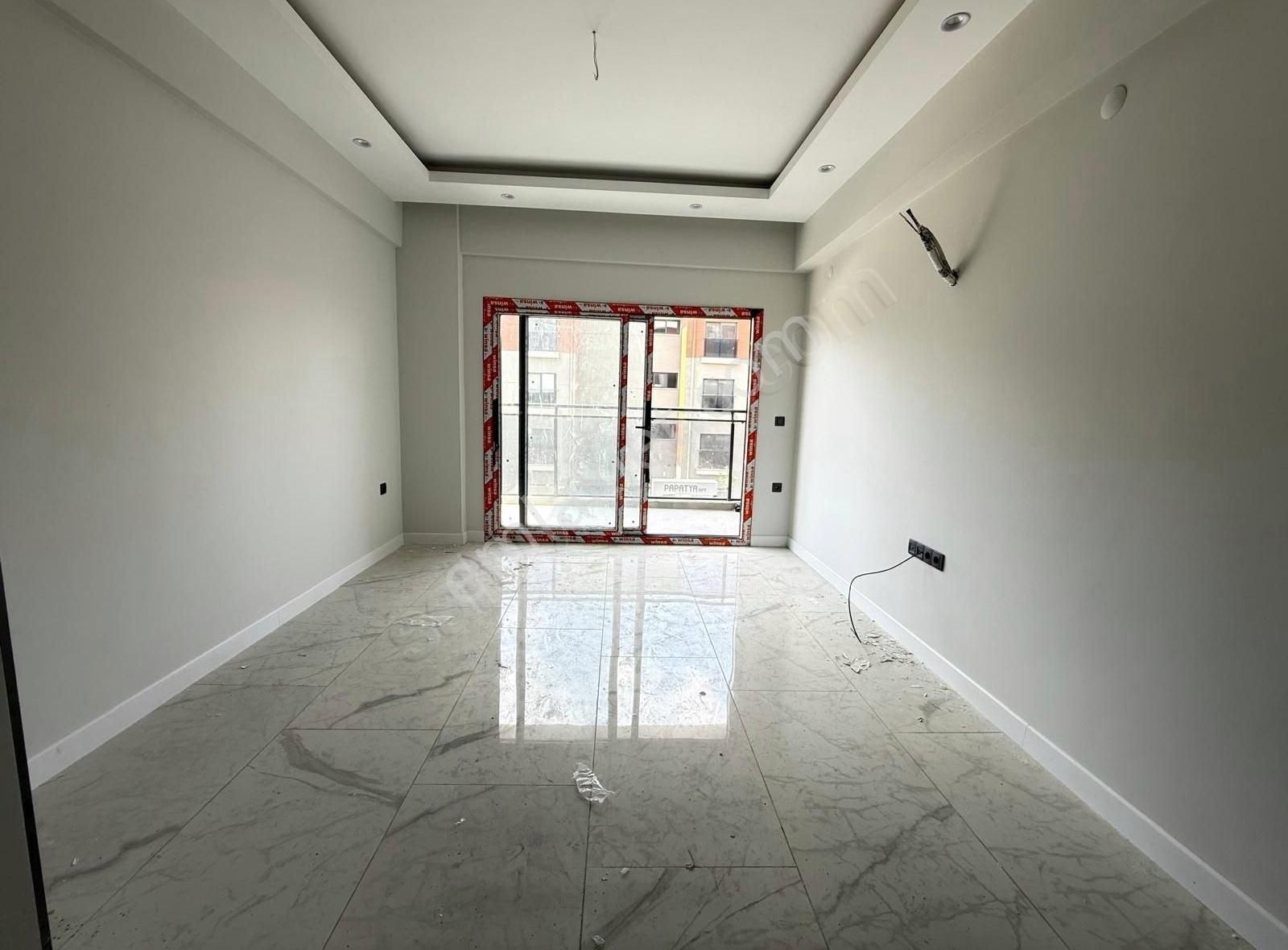 Kuşadasında Havuzlu Süper Sitede Satılık Sıfır 3+1 Bahçe Katı - Görsel 2