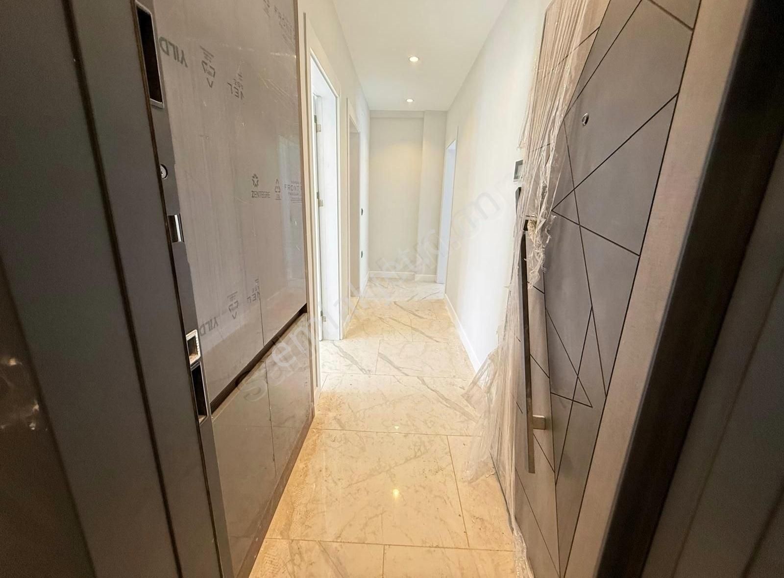 Kuşadasında Havuzlu Süper Sitede Satılık Sıfır 3+1 Bahçe Katı - Görsel 13