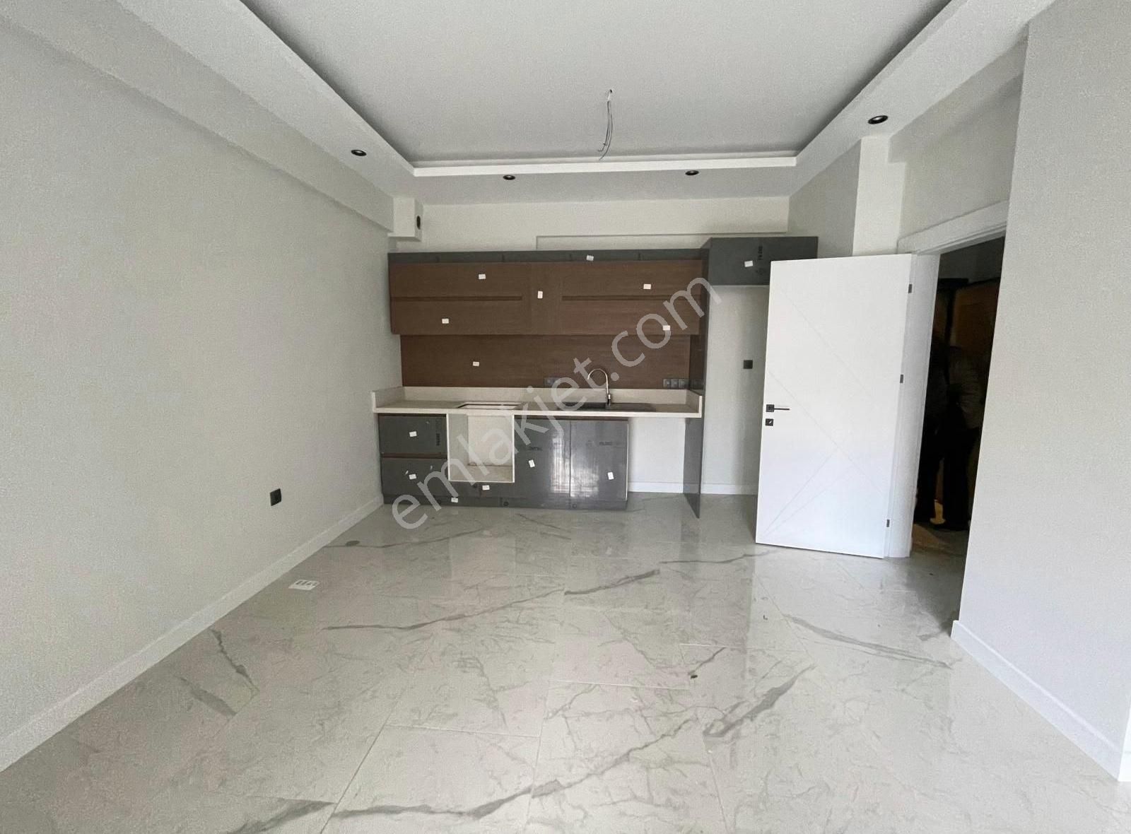 Kuşadasında Havuzlu Süper Sitede Satılık Sıfır 3+1 Bahçe Katı - Görsel 5