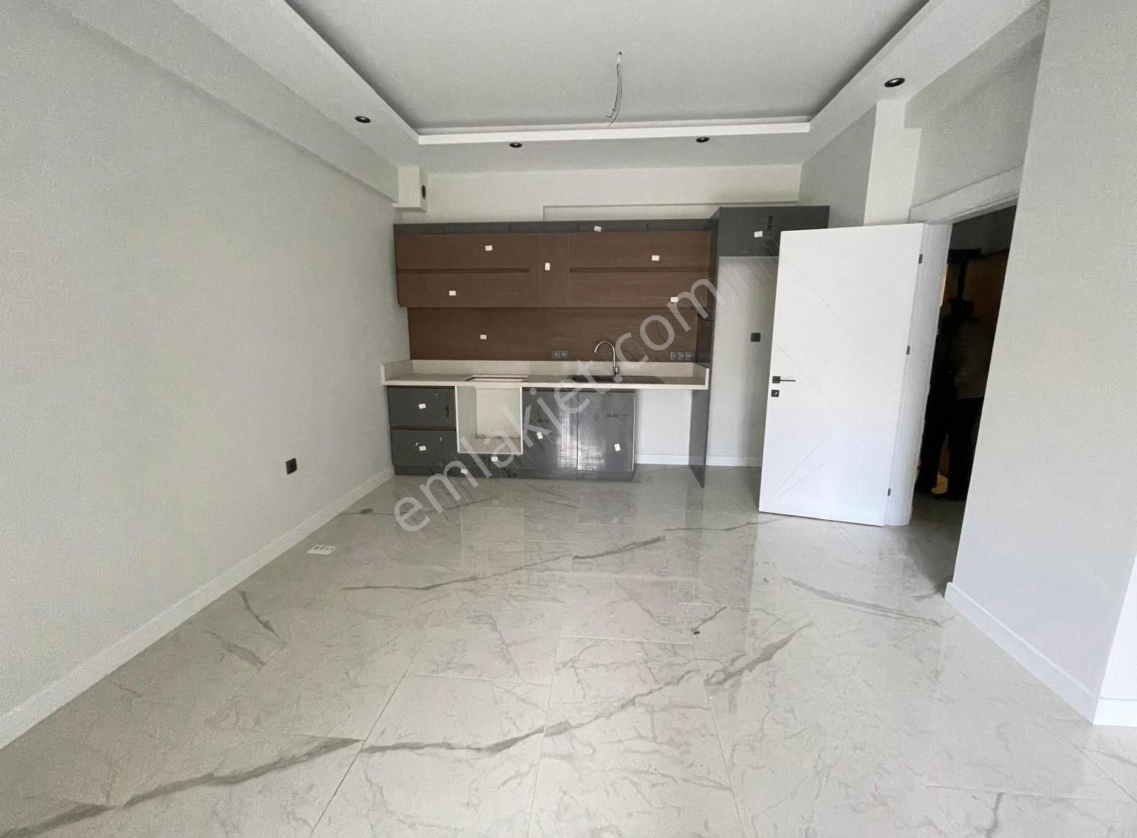 Kuşadasında Havuzlu Süper Sitede Satılık Sıfır 3+1 Bahçe Katı - Görsel 12