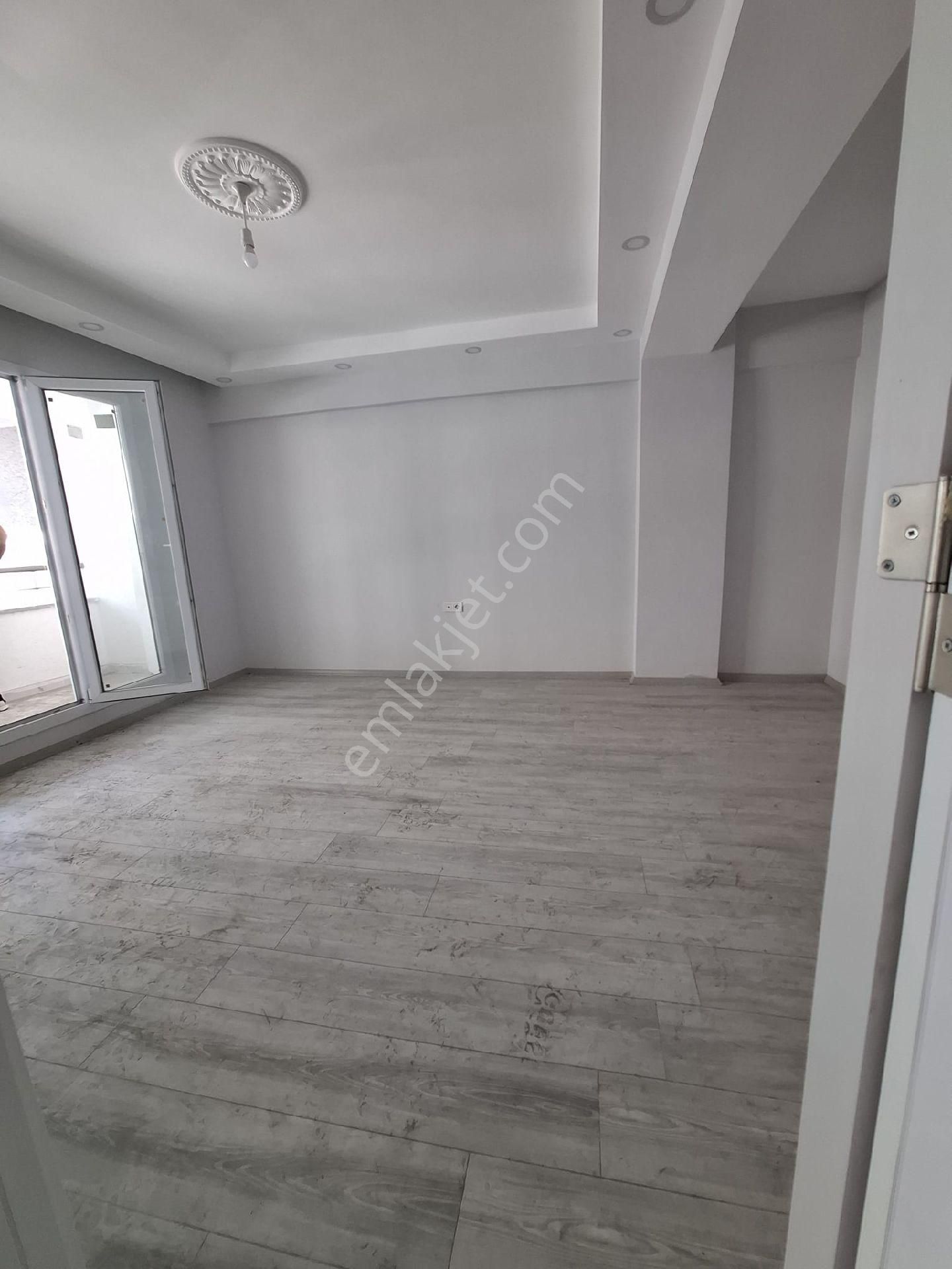 Merkezi Konumda 3+1 Balkonlu Yüksek Giriş 120m²