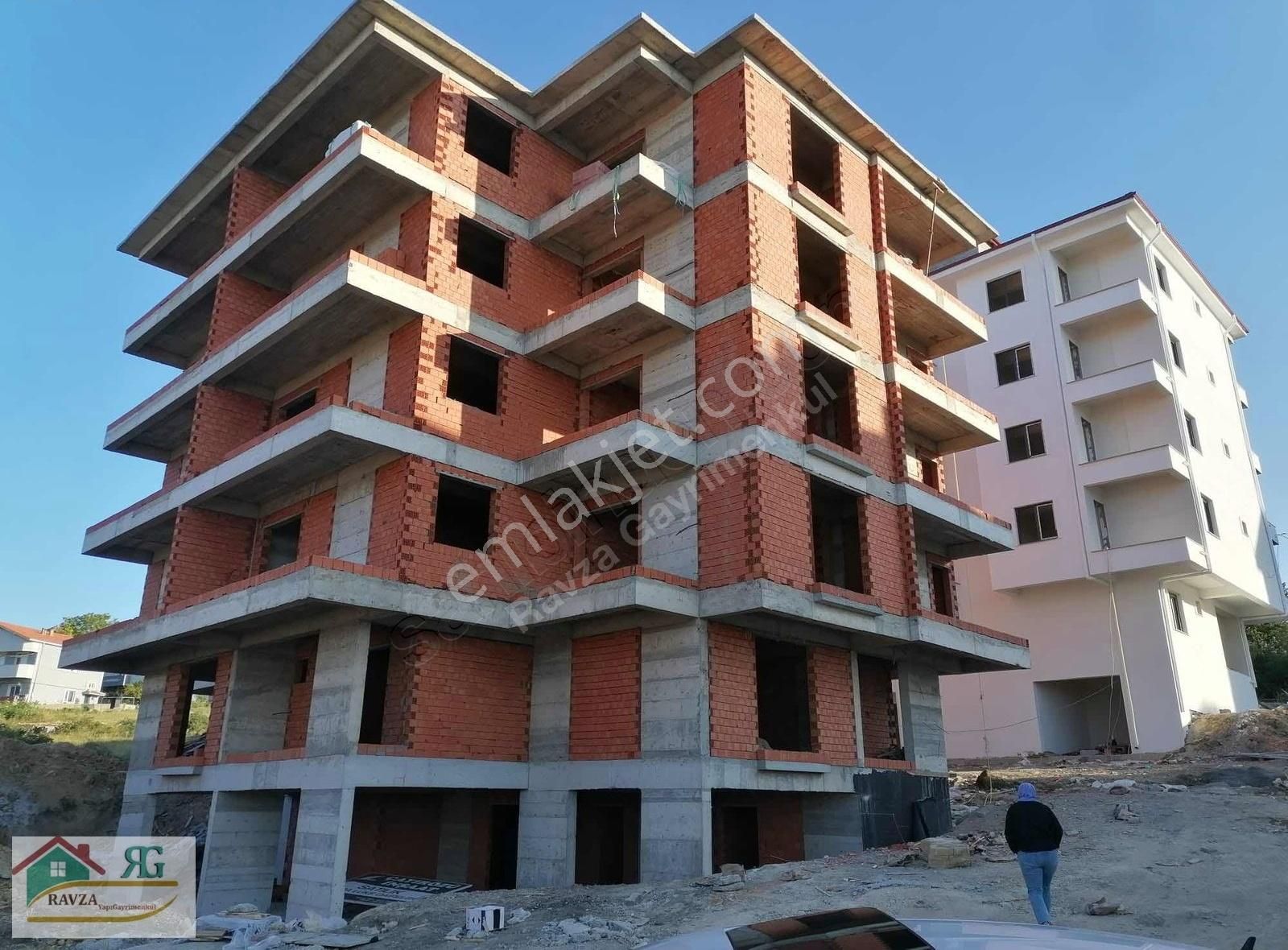 Ravza Yapı Gayrimenkulden 1+1 Deniz Manzaralı Satılık Daire.