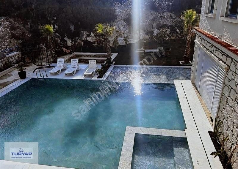 Turyap Çeşme Ildır'da Satılık Malikane Tadında Villa - Görsel 8