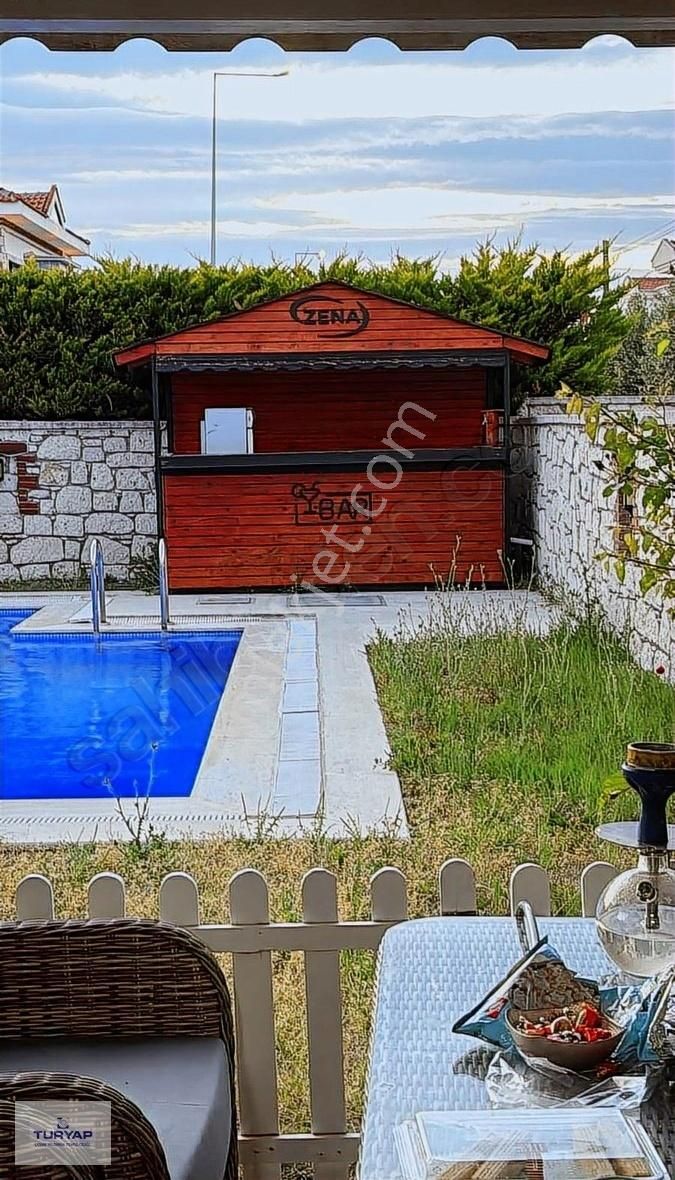 Turyap Çeşme Alaçatı'da Kiralık Müstakil Havuzlu 4+1 Villa - Görsel 16