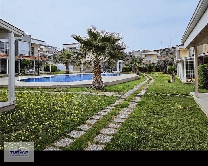Turyap'tan Çeşme Ayayorgı'de Havuzlu Site İçi Lüks Villa