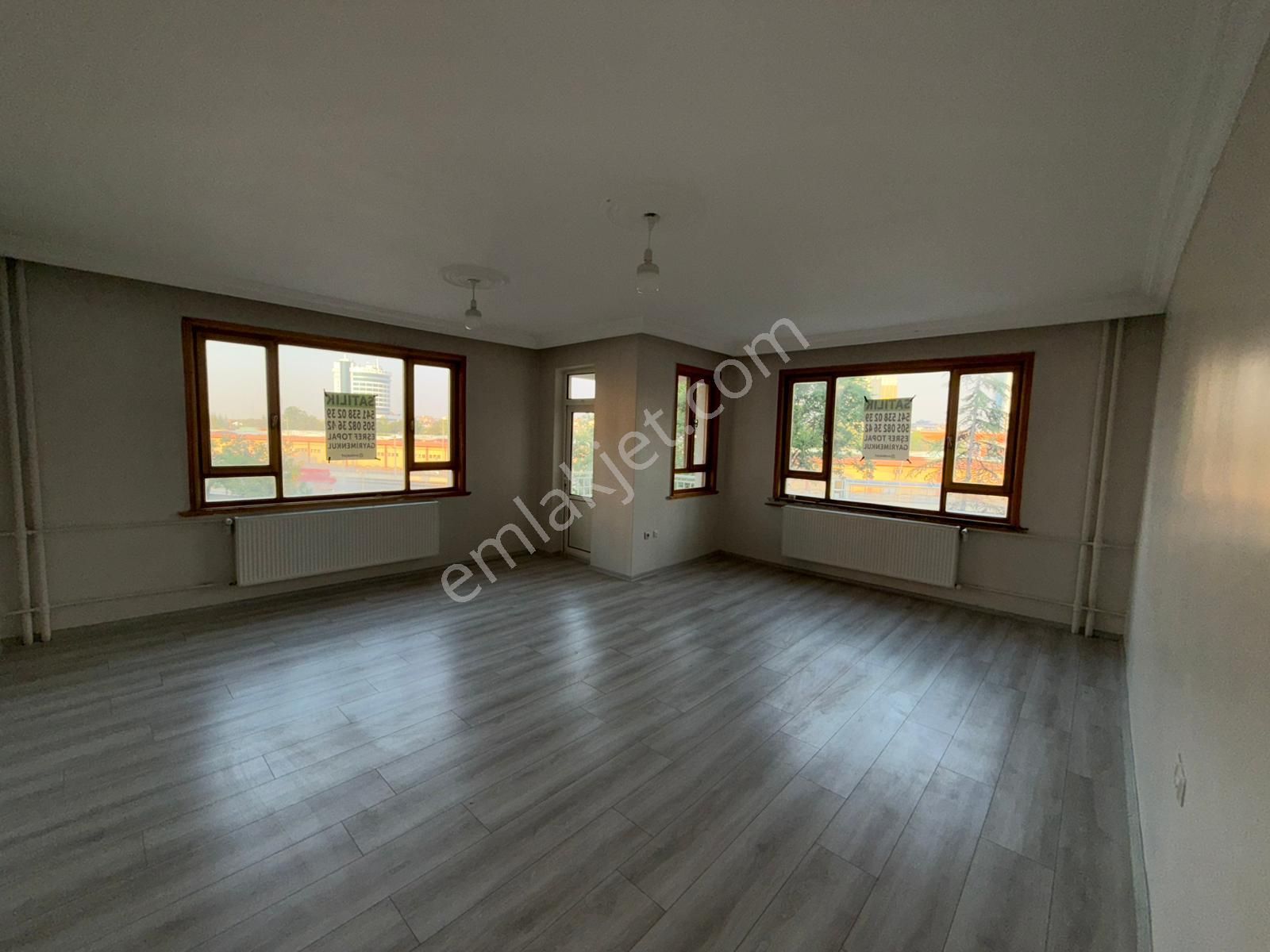 Eşref Topal Gayrımenkulden Selçuklu Fatih Mehallesinde 3+1 165m2 Geniş Yatırımlık Daire