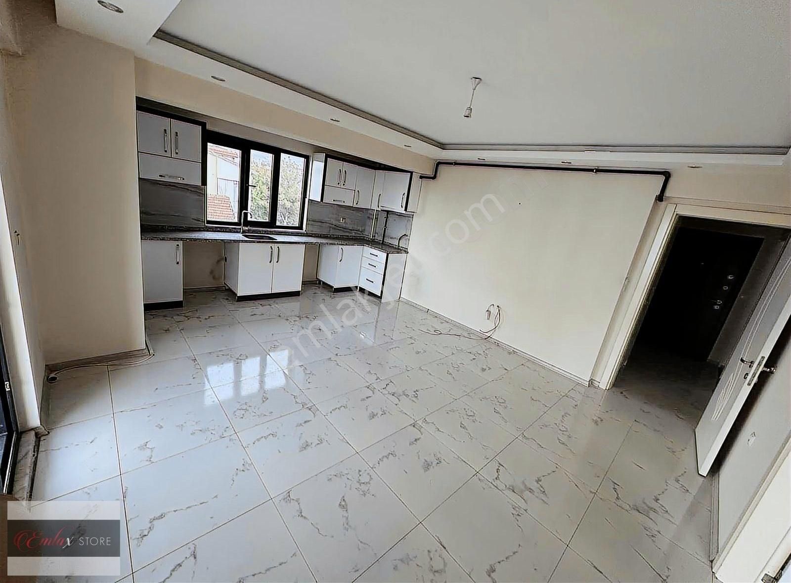 Zeytinköy Cadde Üzeri 2+1 Ön Cephe Geniş Balkonlu Kiralık Daire!