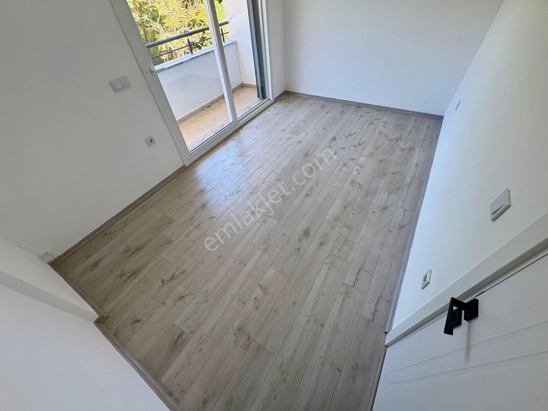 Akçay Sezgin Emlaktan Gürede Doğa İle İç İçe Triplex Kelepir Villa - Görsel 26