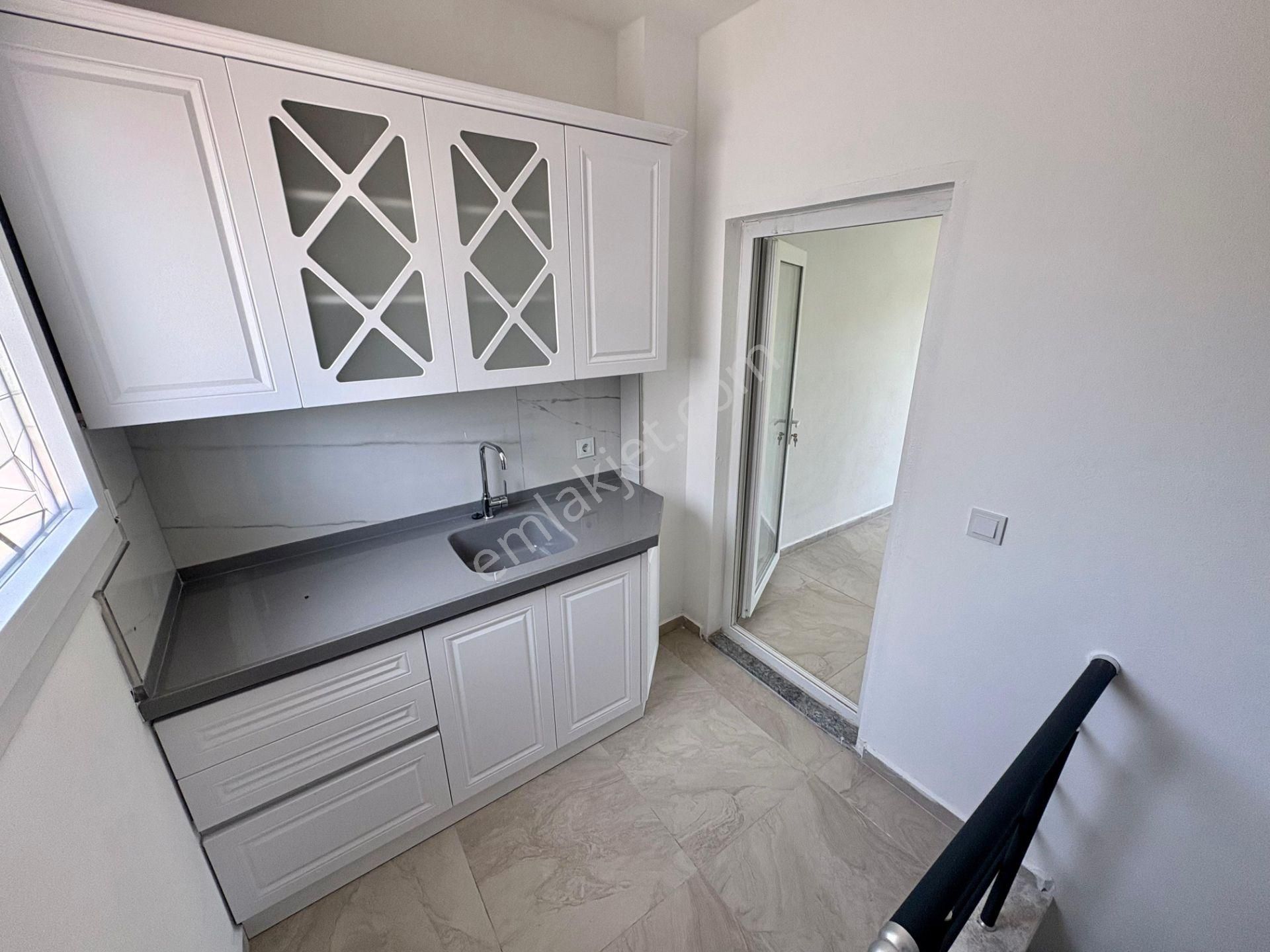 Akçay Sezgin Emlaktan Gürede Doğa İle İç İçe Triplex Kelepir Villa - Görsel 20