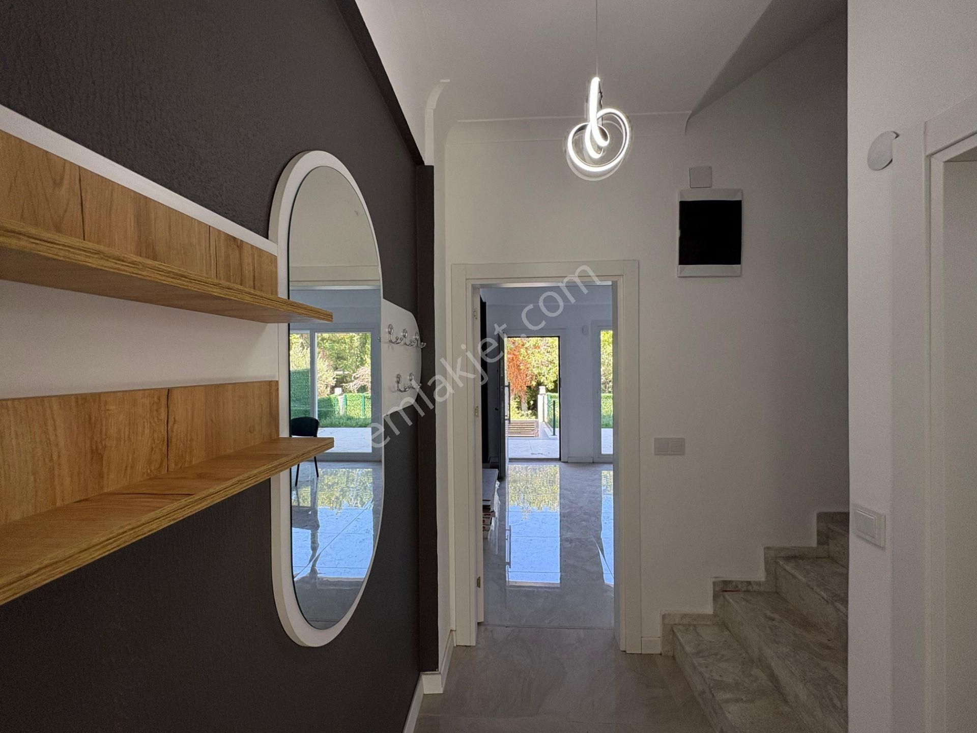 Akçay Sezgin Emlaktan Gürede Doğa İle İç İçe Triplex Kelepir Villa - Görsel 23