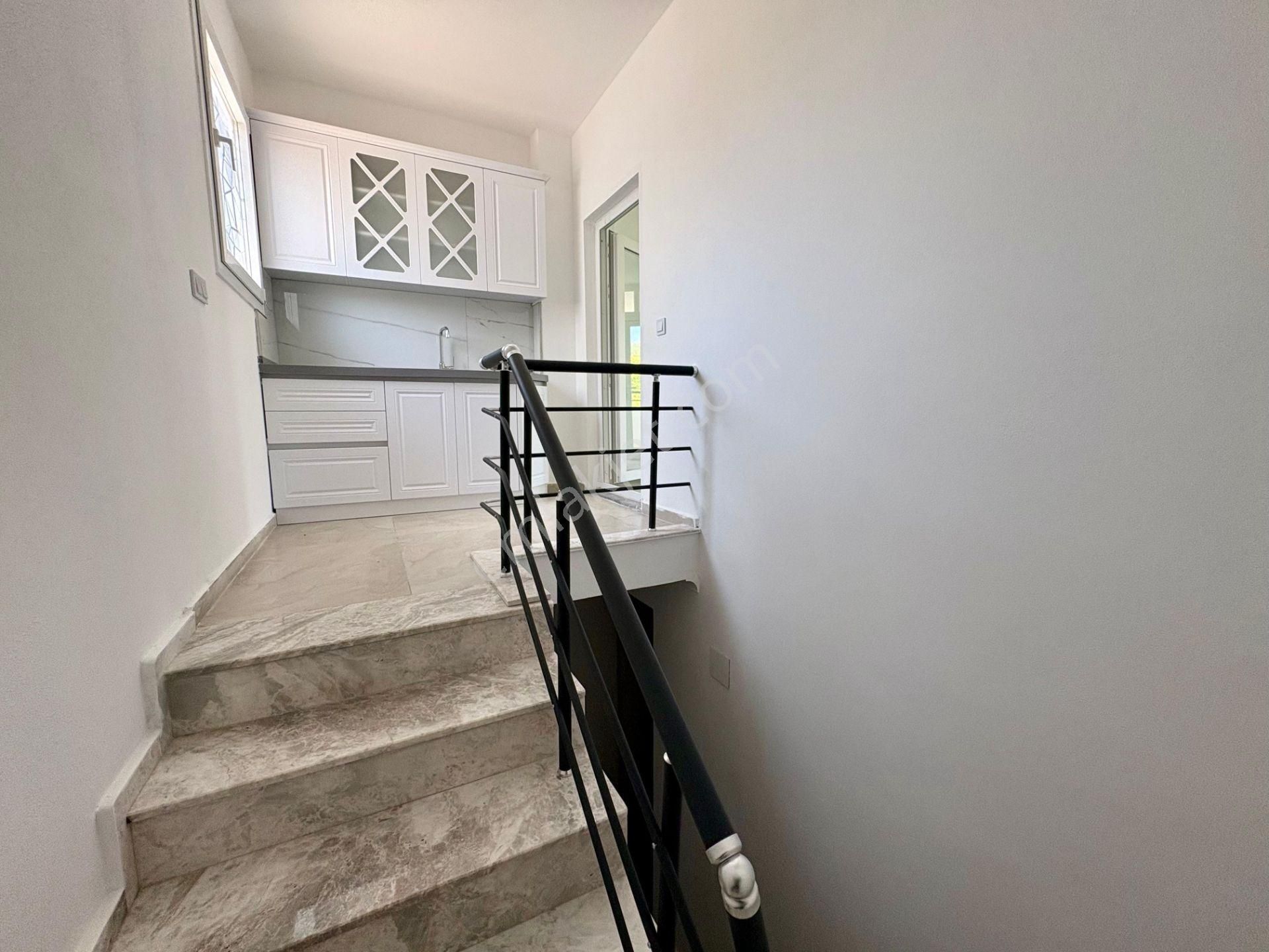 Akçay Sezgin Emlaktan Gürede Doğa İle İç İçe Triplex Kelepir Villa - Görsel 27