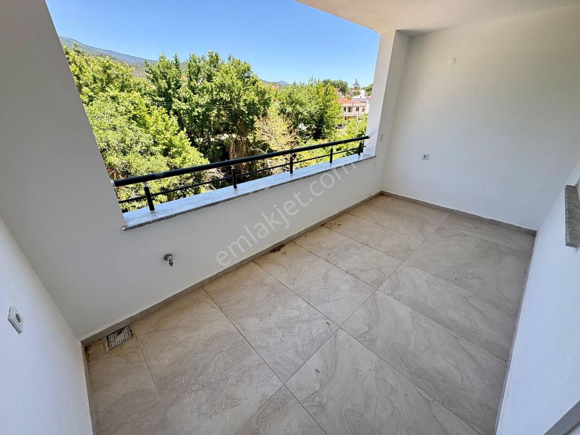 Akçay Sezgin Emlaktan Gürede Doğa İle İç İçe Triplex Kelepir Villa - Görsel 29
