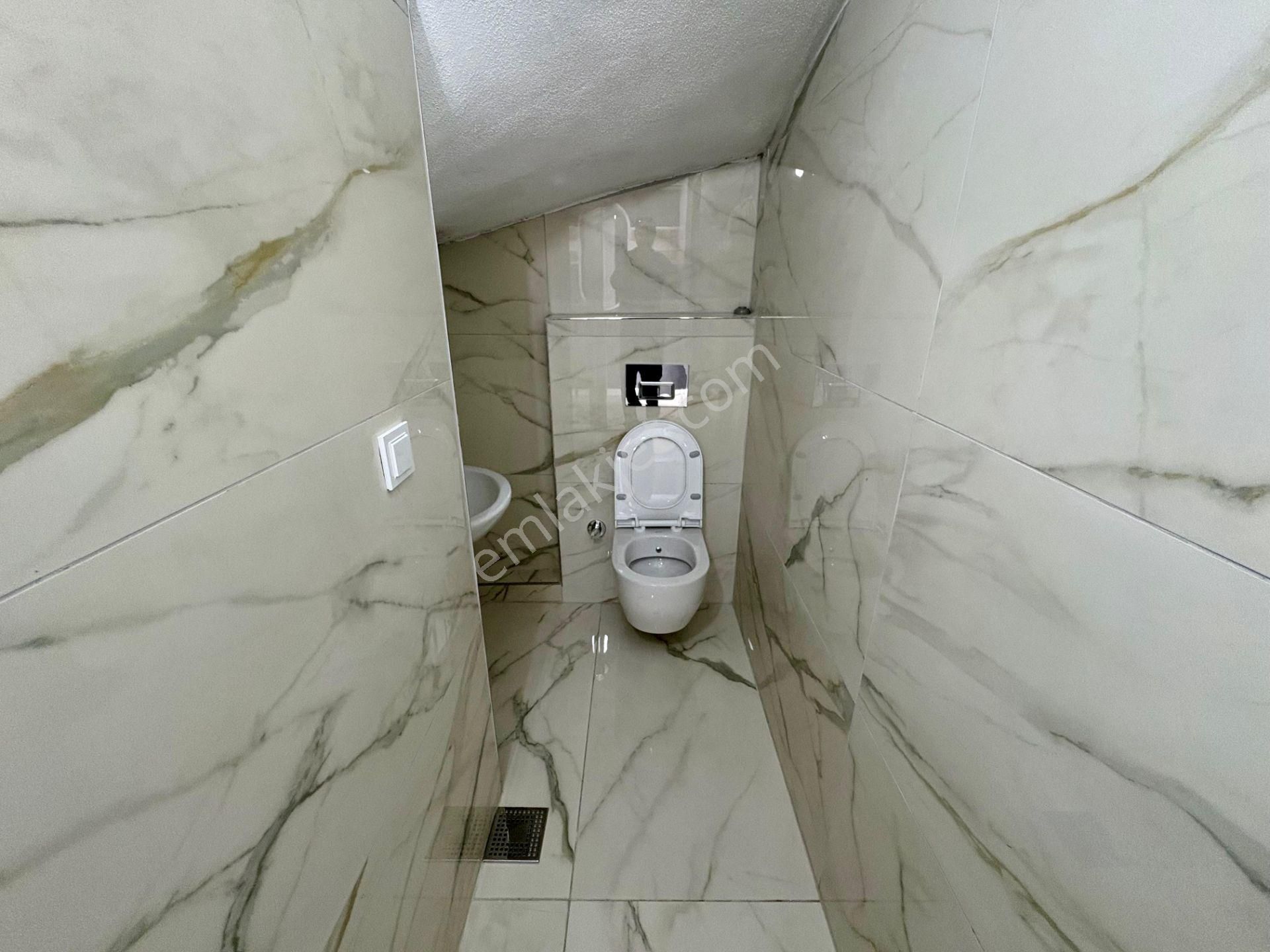 Akçay Sezgin Emlaktan Gürede Doğa İle İç İçe Triplex Kelepir Villa - Görsel 31