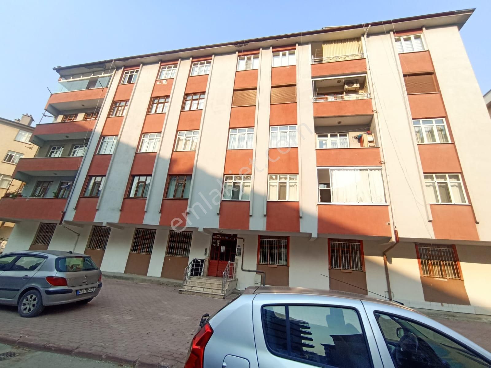 Merkezi Konumda Kiralık 3+1 Isı Yalıtımlı Daire!