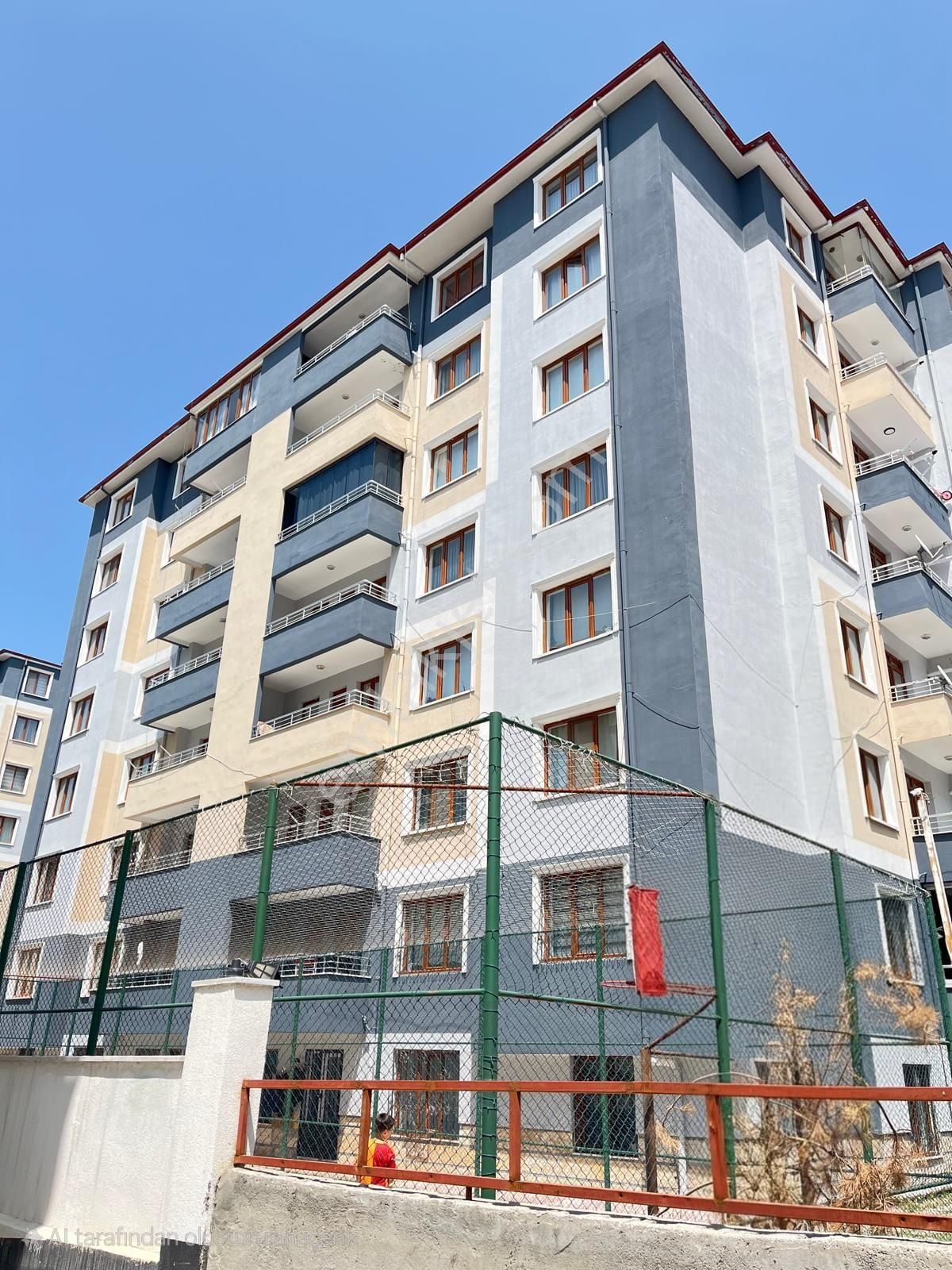 Van İpekyolu İlçesi Hatuniye Mahallesi' De 3+1 Satılık Daire