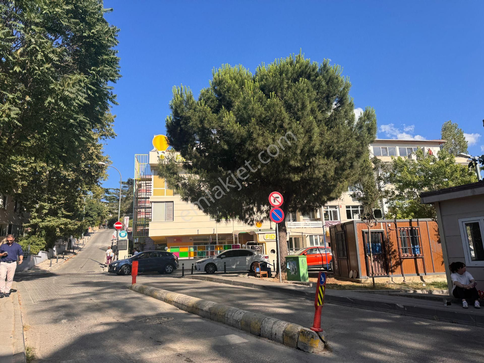 Koşuyolu’nda 13 Yaşında 1.084 M2 Kapalı Alanlı Satılık Bina - Görsel 32