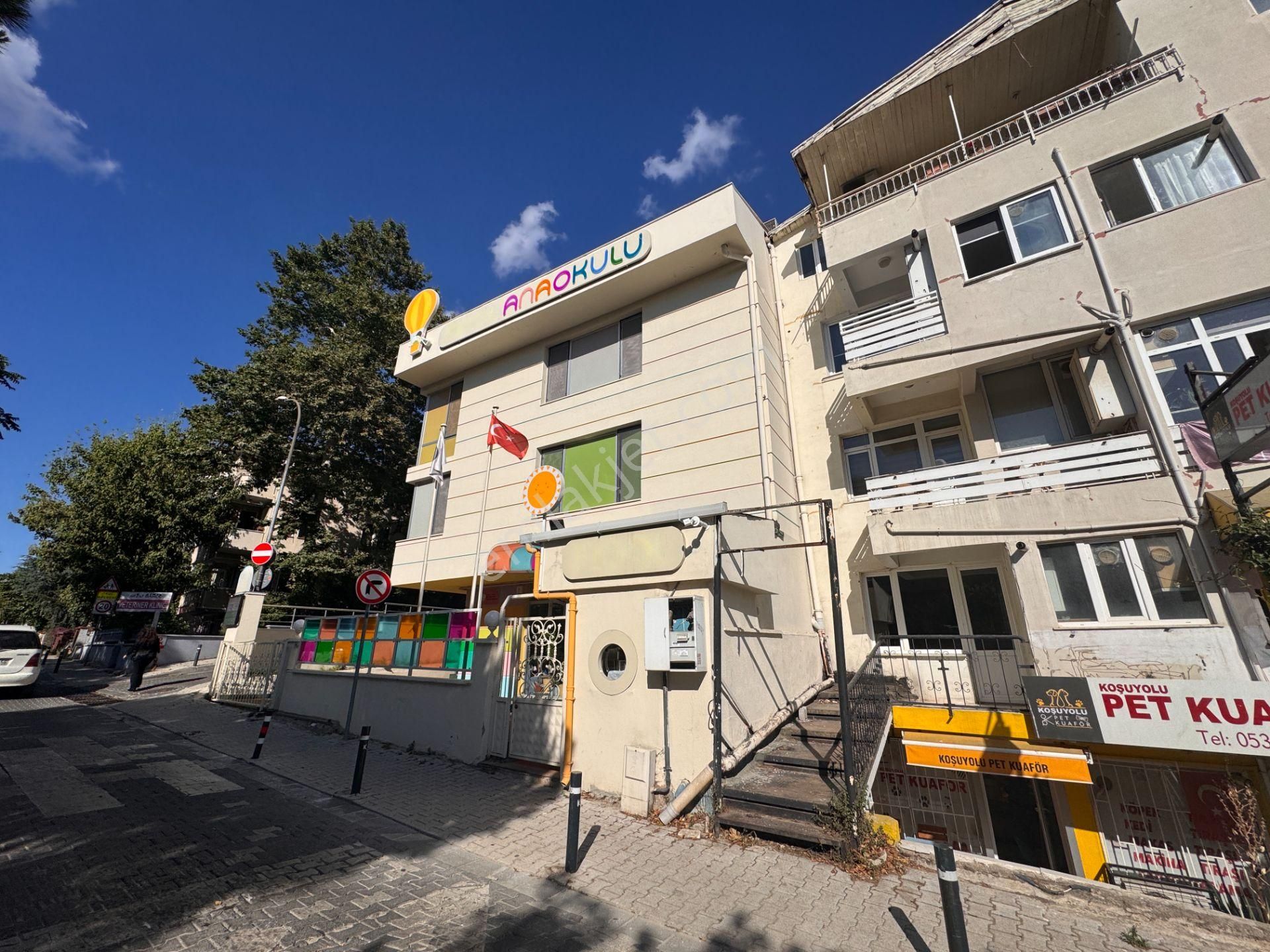 Koşuyolu’nda 13 Yaşında 1.084 M2 Kapalı Alanlı Satılık Bina - Görsel 2