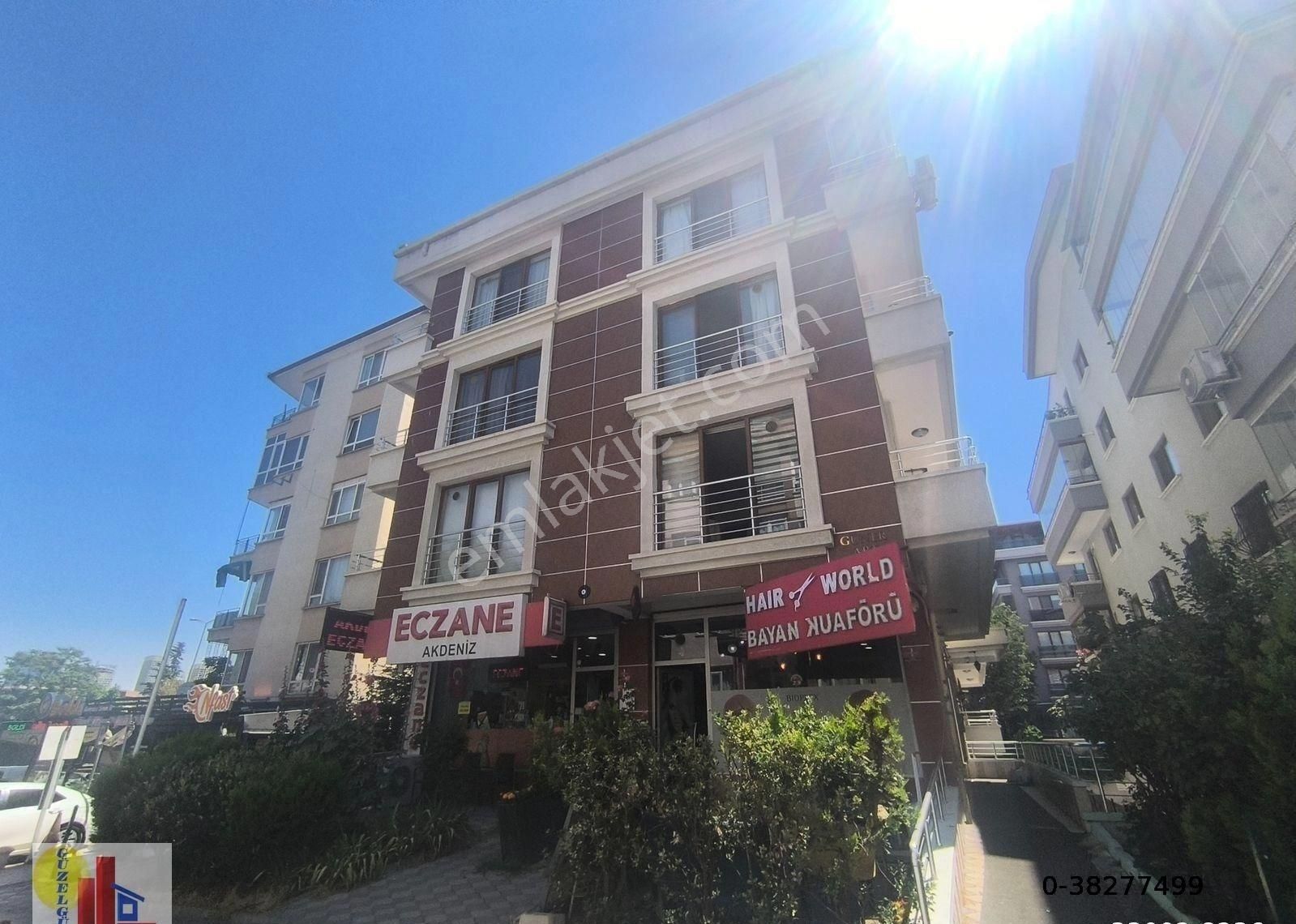 Beşevler'de 1+1 ,metro Karşısı Asansörlü-otoparklı