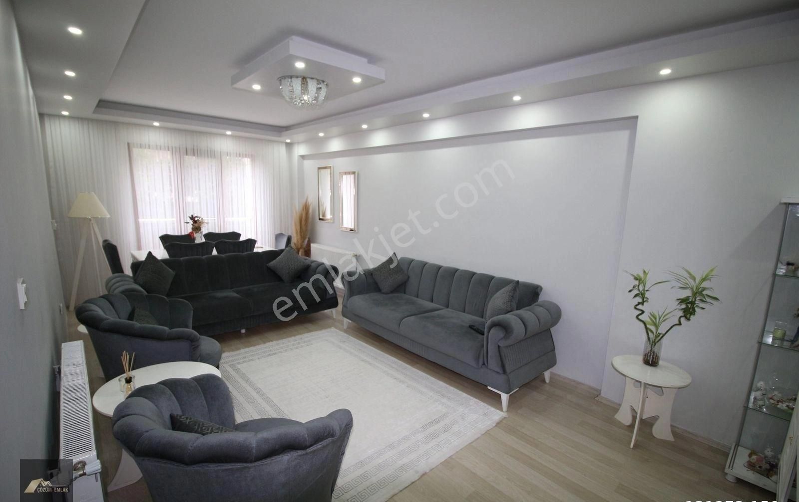 Altınova Merkez'de 3+1 Bahçeli Lüks Daire