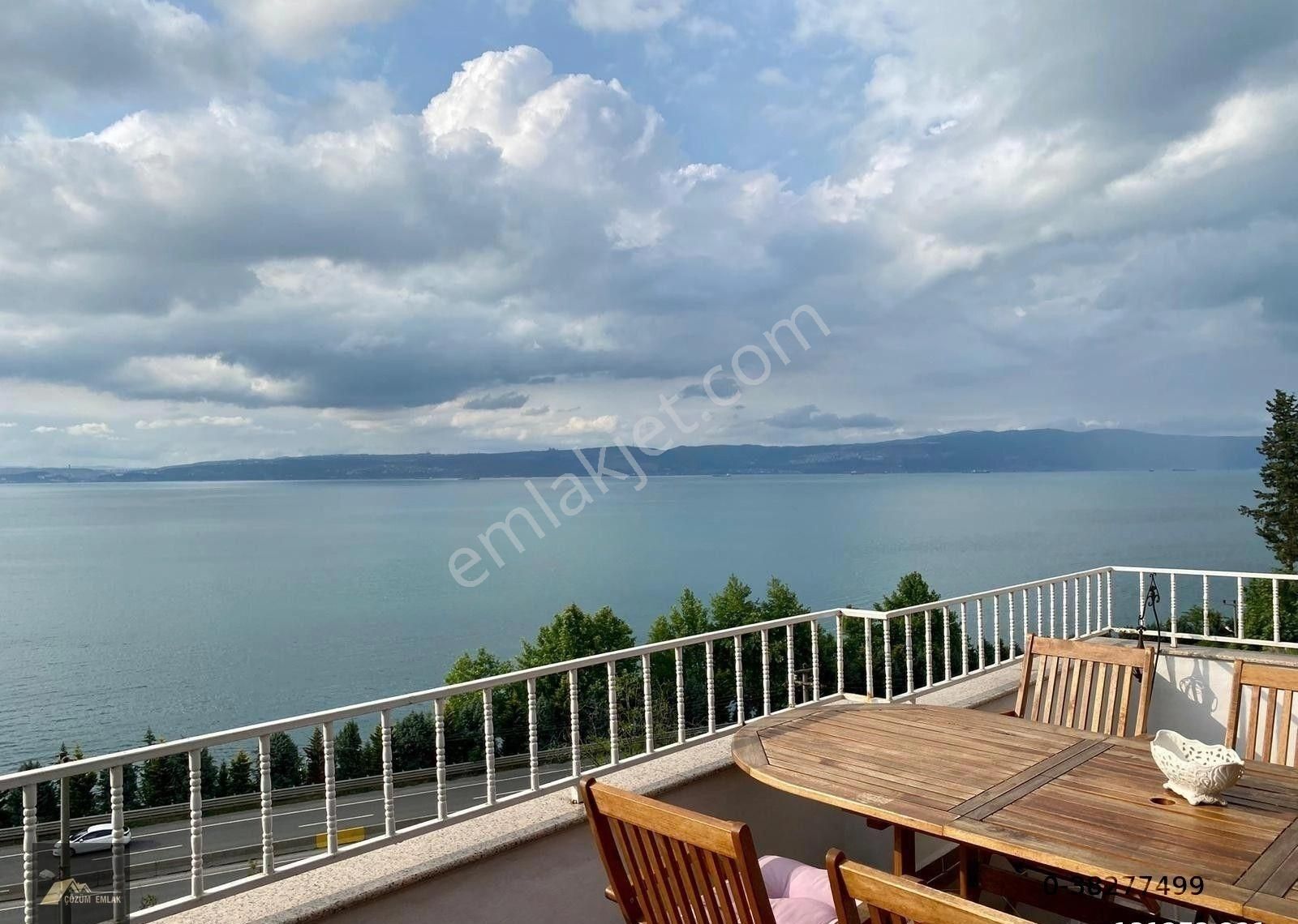 Kocaeli Karamürsel Kayacık Mahallesi Köprü Ve Deniz Manzaralı Satılık Tripleks Villa