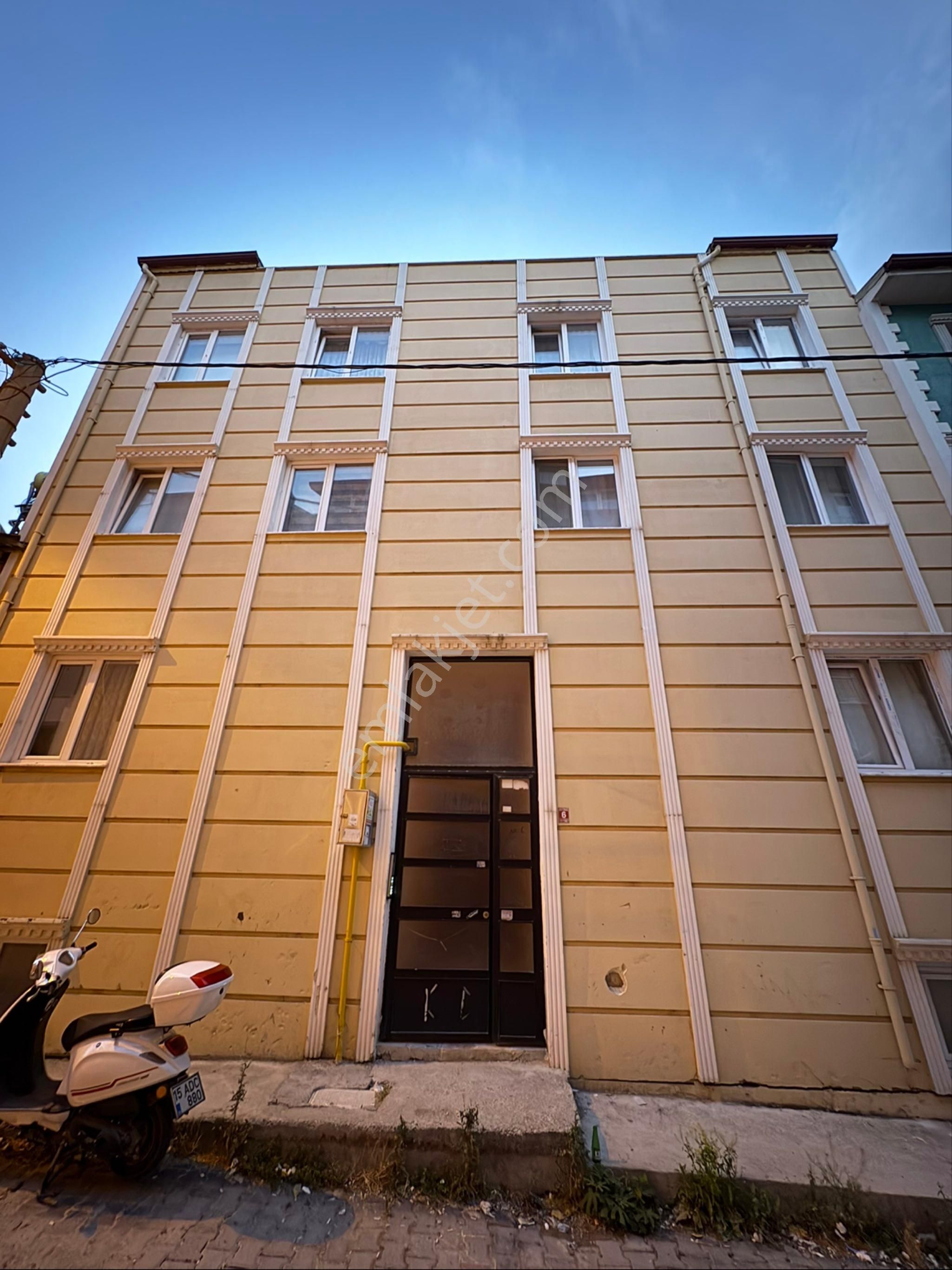 İnal Emlaktan Yeni Mahallede Satılık 2+1 110 M2 Daire