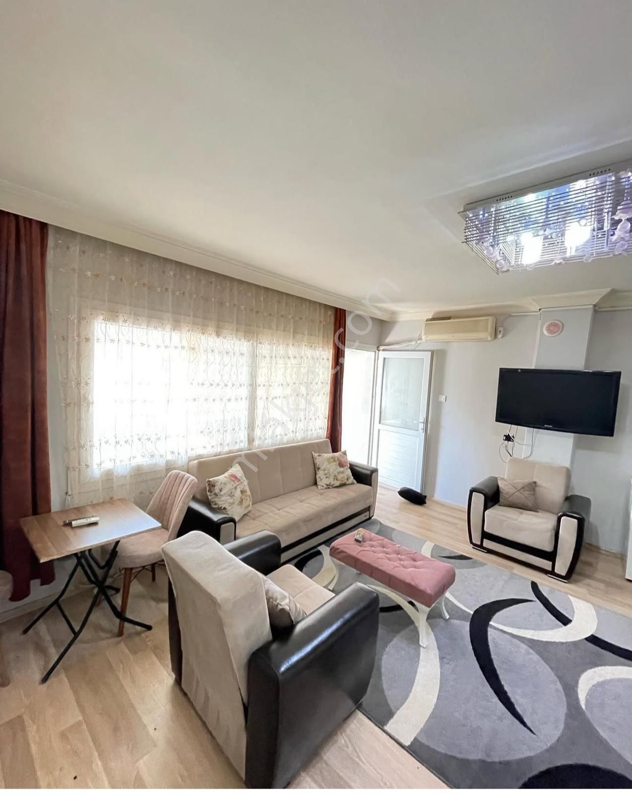 Beyaz Evler Mahallesi Eşyalı Daire Geniş Oturumlu 1+1