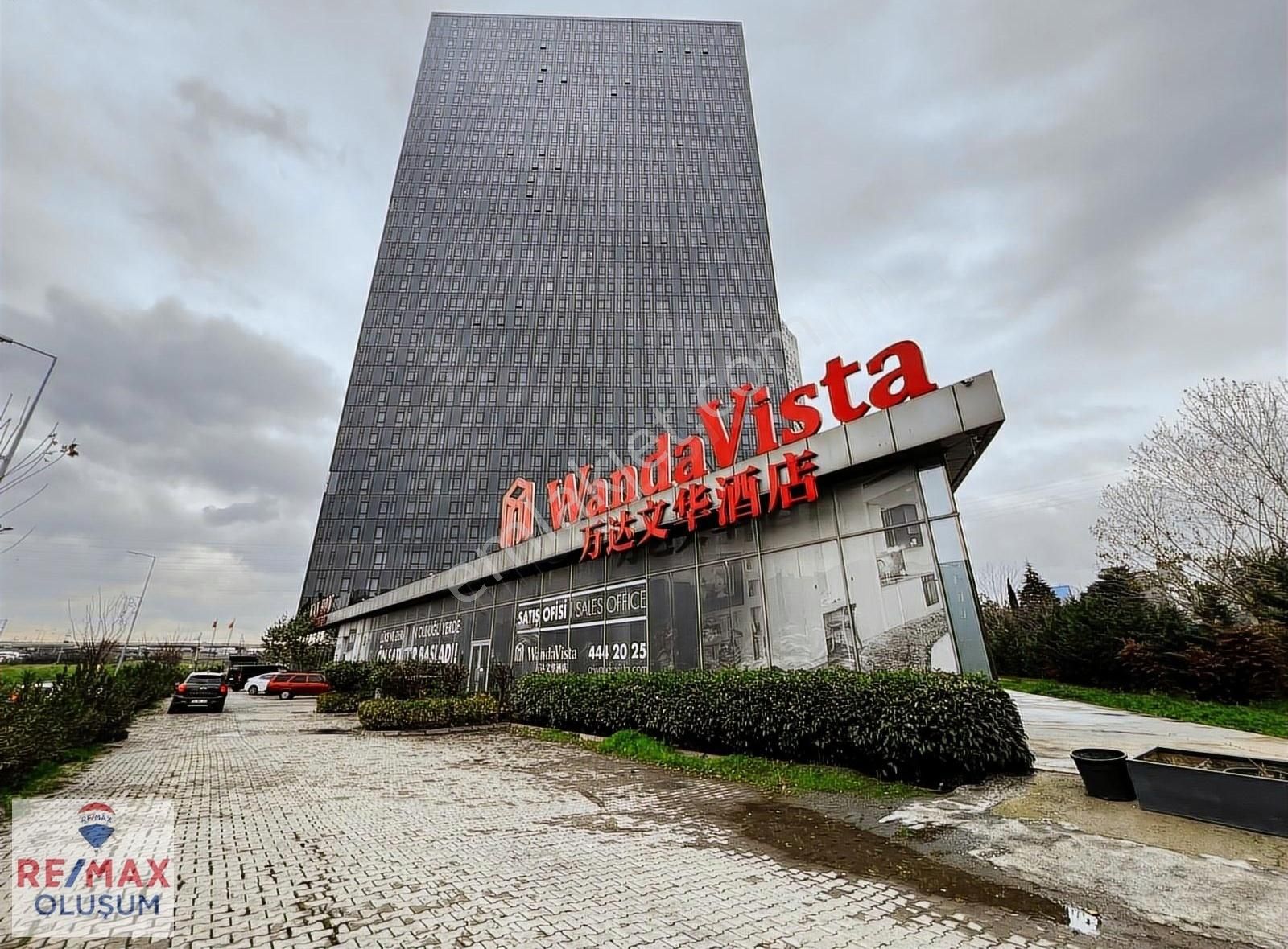 Kiralık Wanda Vista Otel Yanı Basın Ekpres Cep. 1750 M2 Showroom