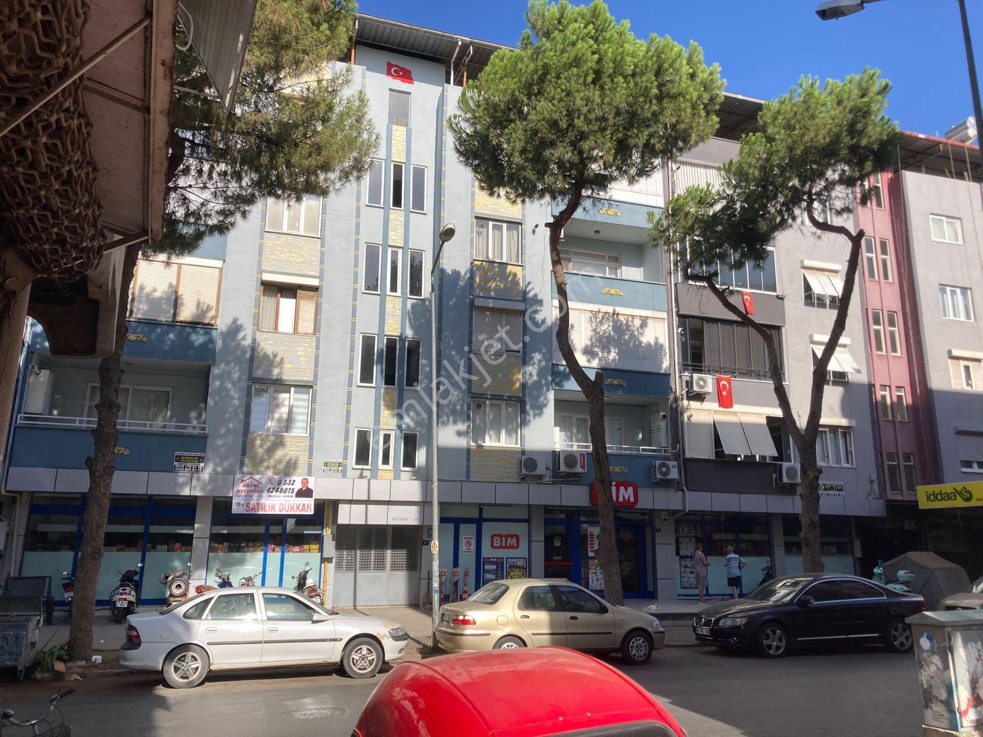 Hürriyet Cad. Üzeri Satılık Kurumsal Kiracılı 590m² Dükkan