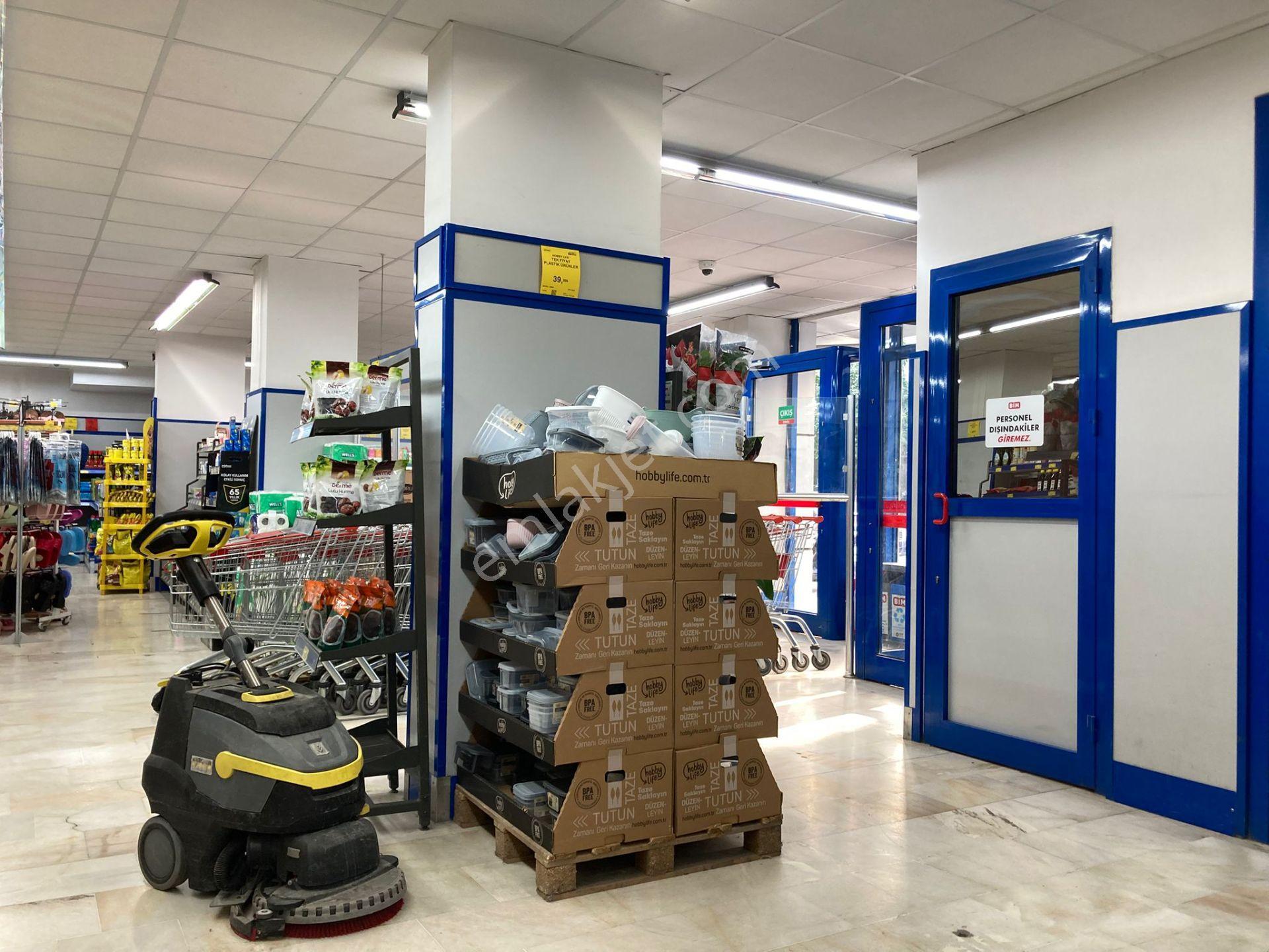 Hürriyet Cad. Üzeri Satılık Kurumsal Kiracılı 590m² Dükkan - Görsel 15