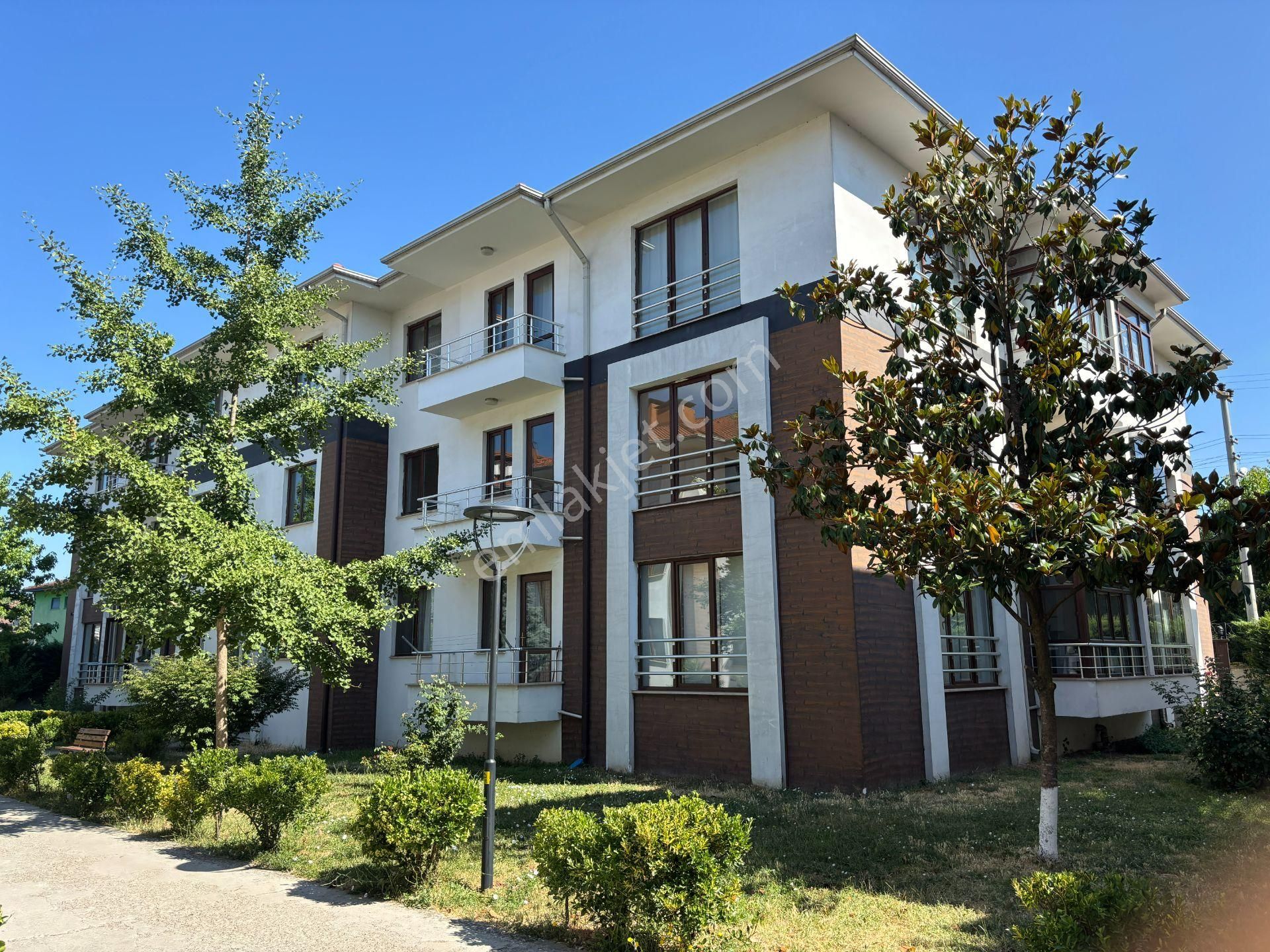 Biremlak’tan Uzun Mustafa Konak Sitesi'nde 3+1 140 M2 Komisyonsuz Son Fiyat