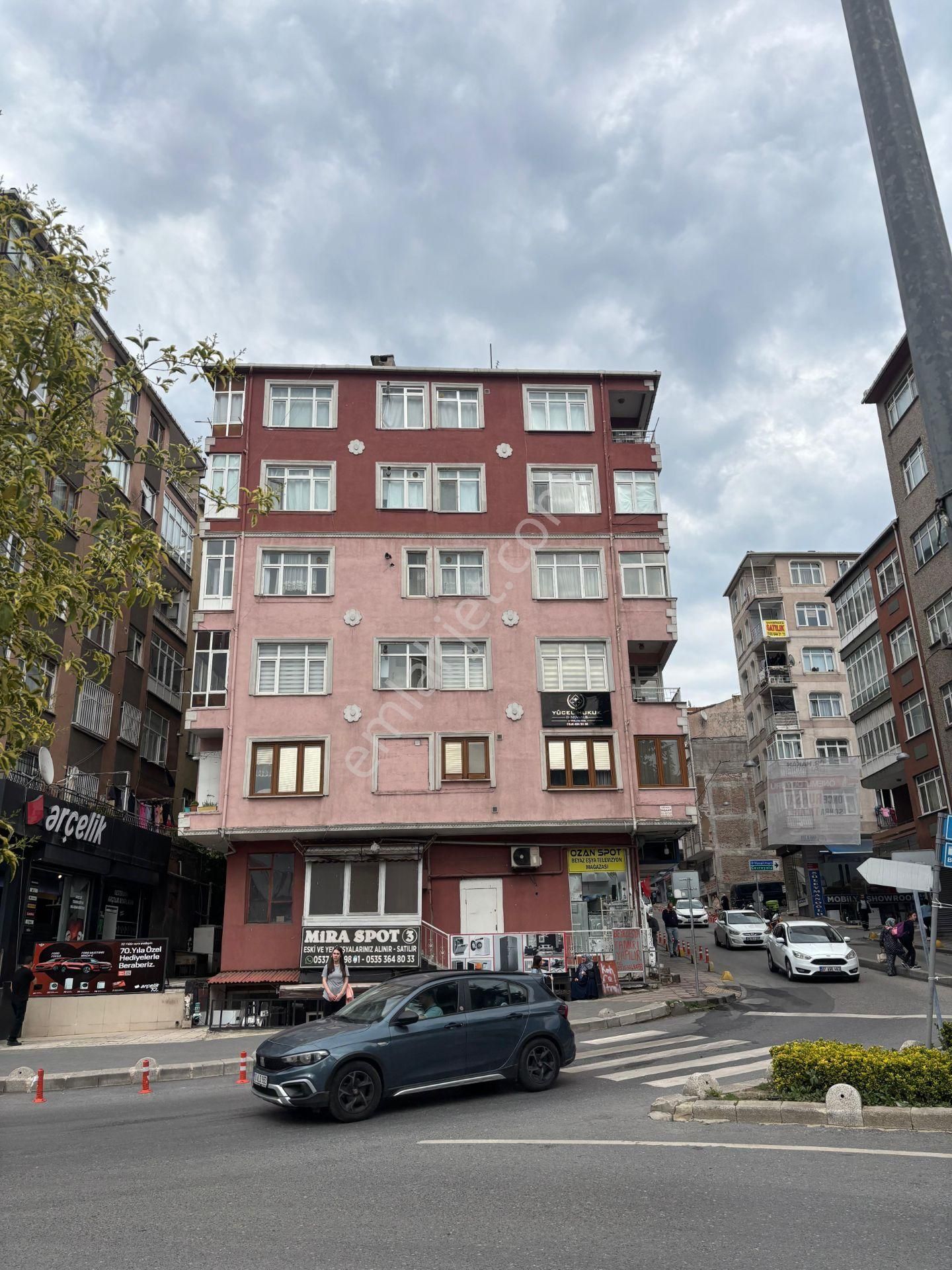 Şirinevler De Meydan Da Kiralık 2+1 Daire