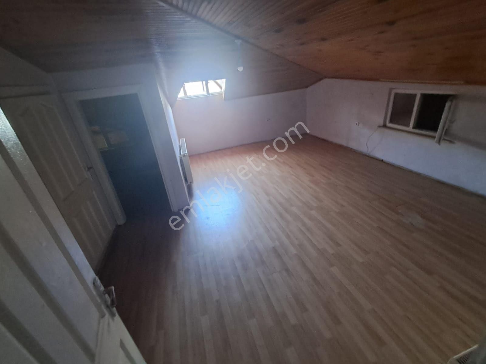 Yenimahallede 2+1 Kiralık Çatı