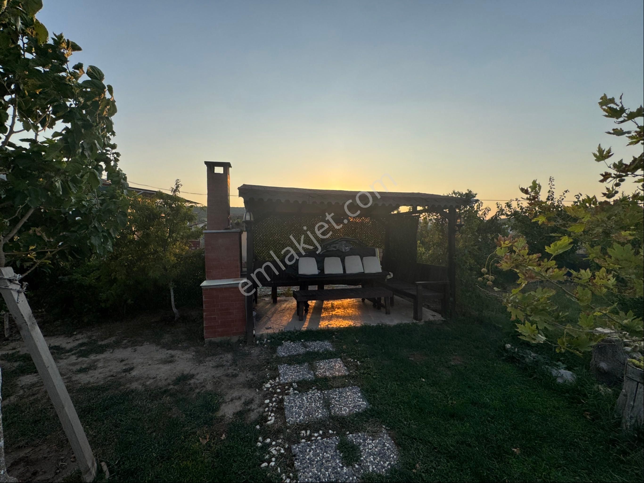 Foça Yolu Üzerinde 550 M2 Arsa Üzerinde Satılık 2+1 Müstakil Ev - Görsel 10