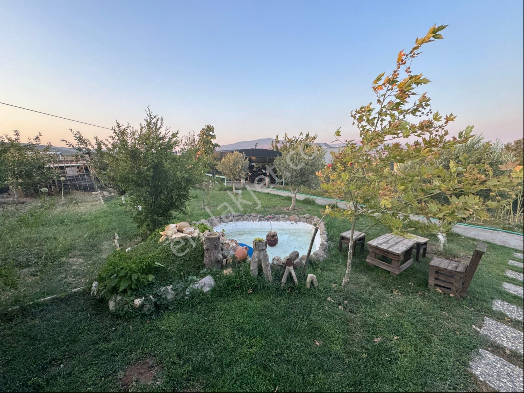 Foça Yolu Üzerinde 550 M2 Arsa Üzerinde Satılık 2+1 Müstakil Ev - Görsel 12