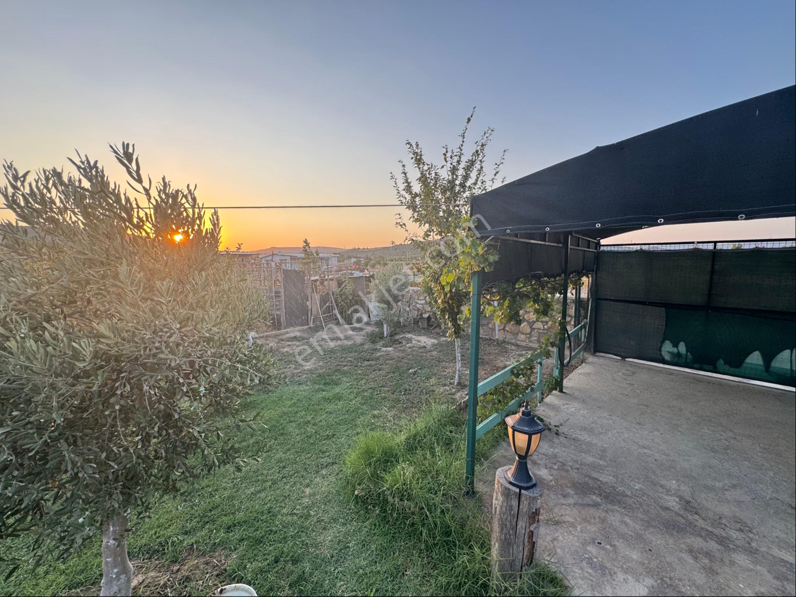 Foça Yolu Üzerinde 550 M2 Arsa Üzerinde Satılık 2+1 Müstakil Ev - Görsel 2