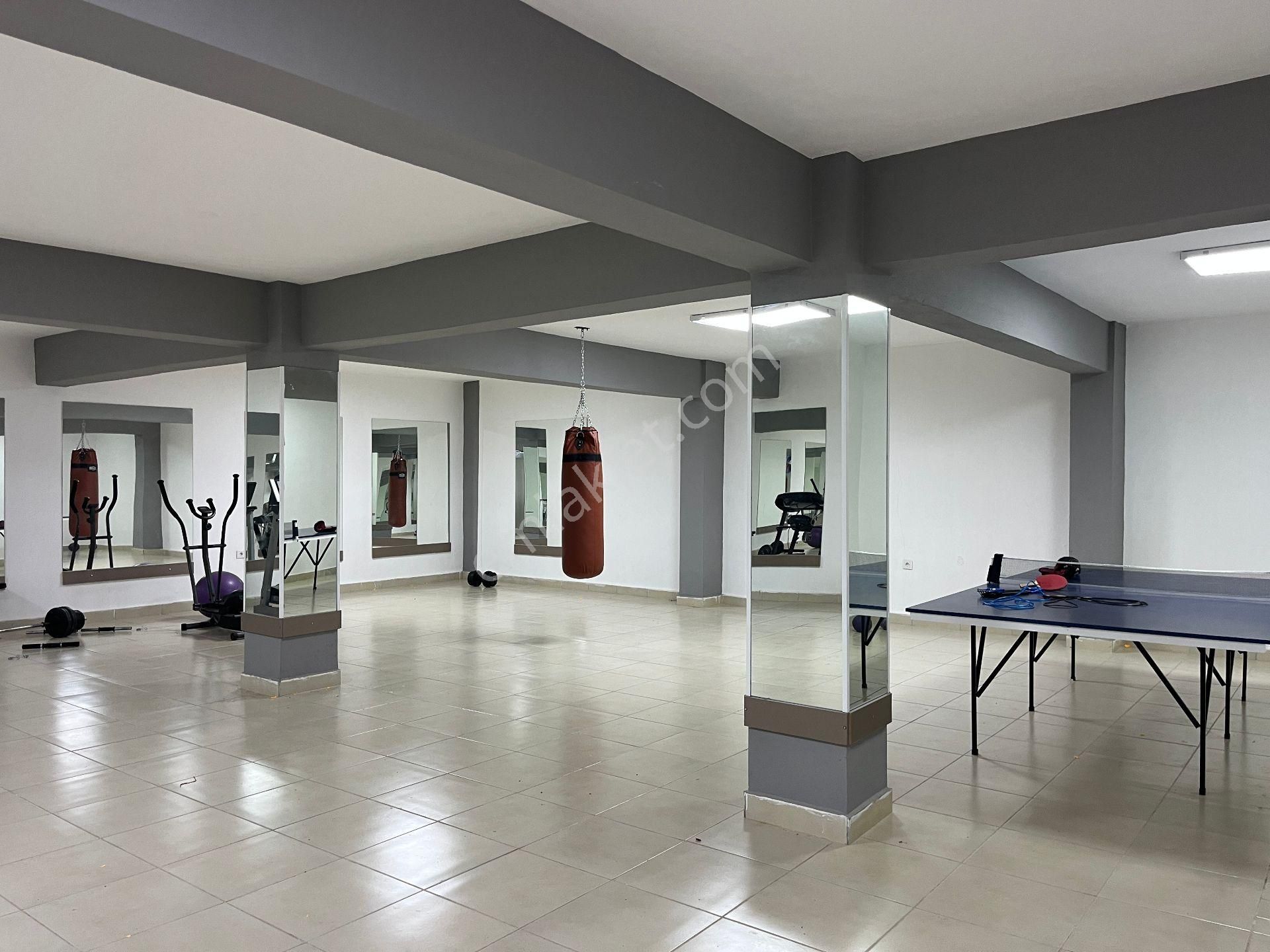 Kuzdere'de Lüx Site İçinde Satılık 4+1 Geniş Daireler - Görsel 32