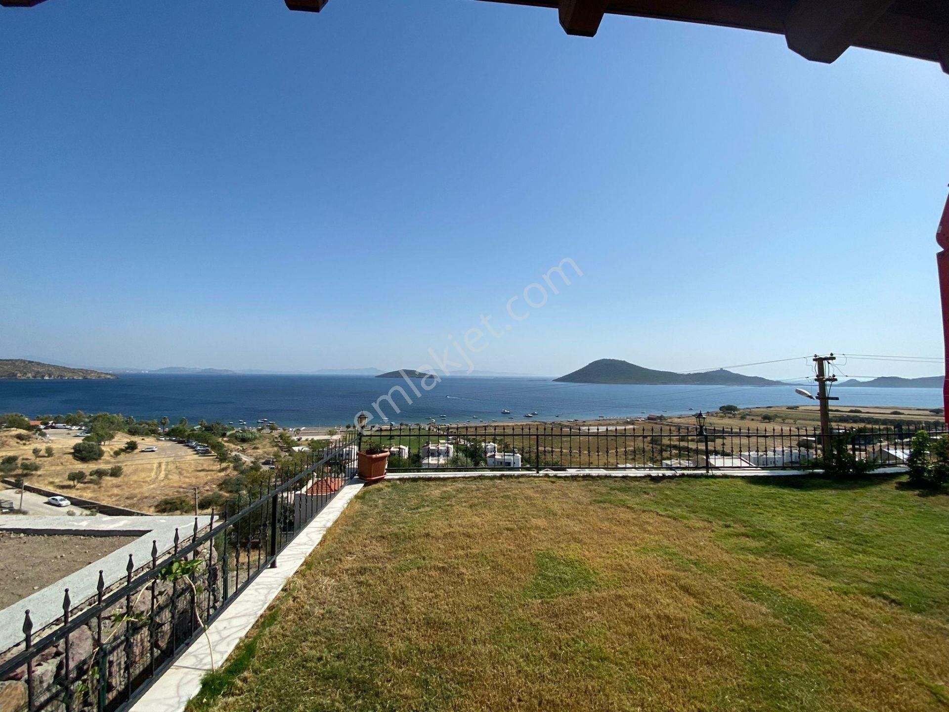 Dikili Çandarlıda Satılık Triblex Villa