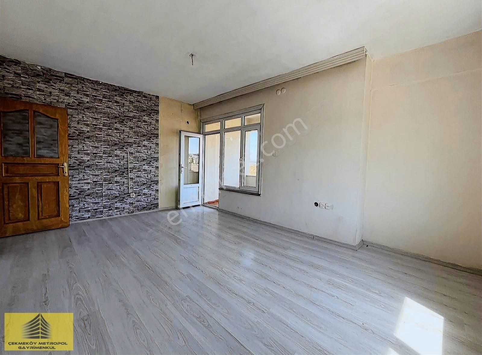 Ortadağ Selahattin Eyyübi Cad. Resim İstanbul Yanı 2+1 Daire..