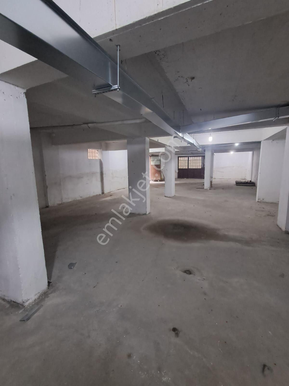 Yenimahallede Kiralık Depo 300m²