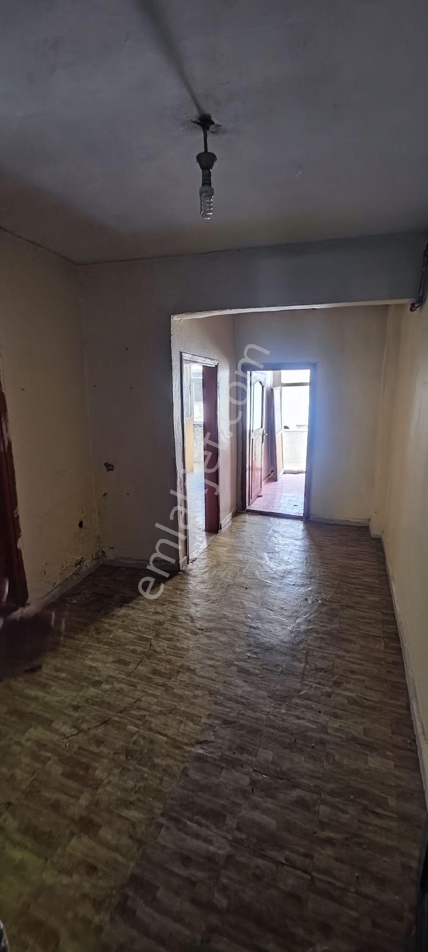 Sultanclifigi Mah.de Yabancı Bekar Veya Aileye Orta Kat Daire