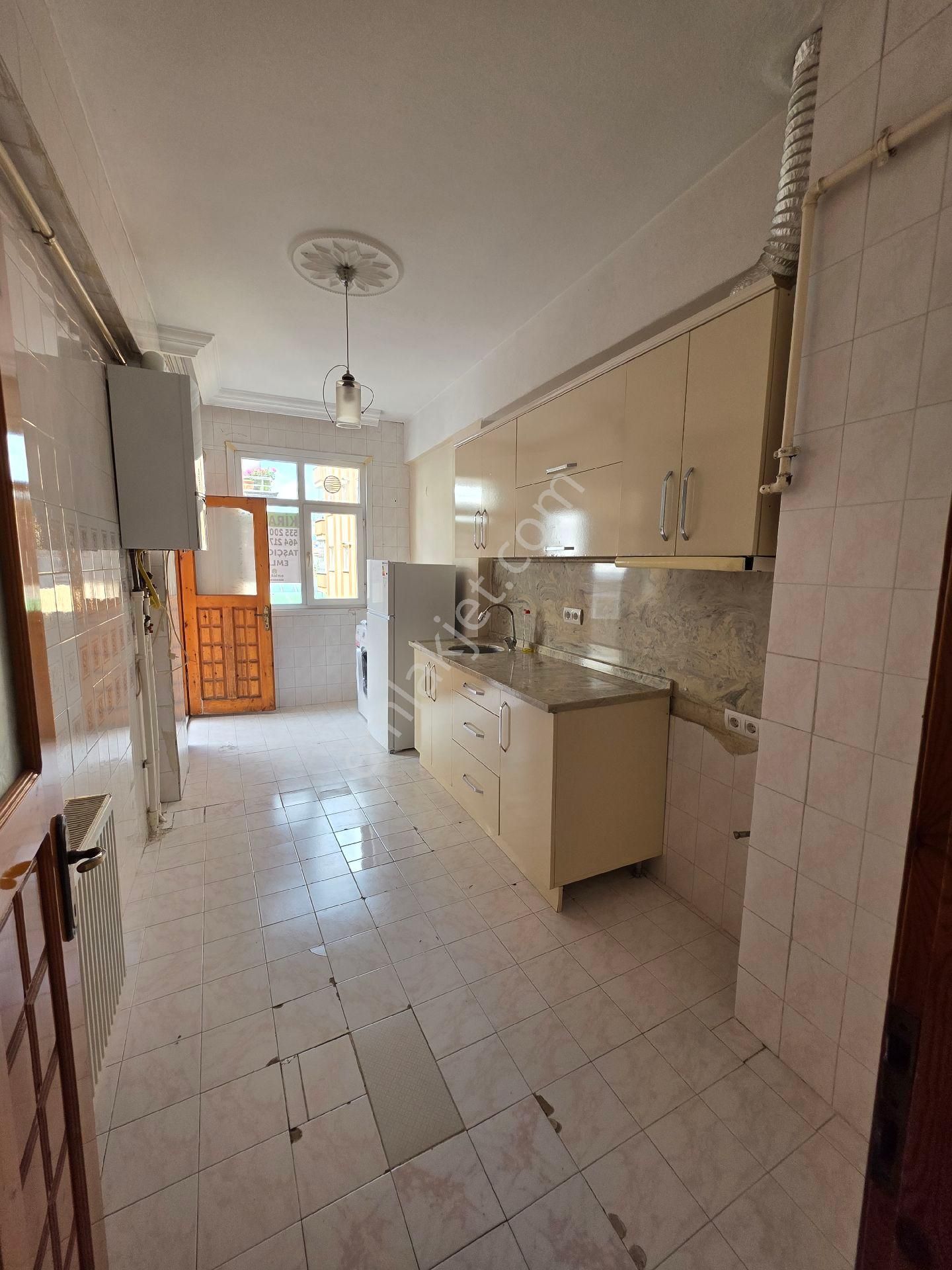 Taşçıoğlu Emlaktan Kiralık 3+1 Daire Depozito Yok Şimal Avm Yanında Rize Lısesı Yan Tarafında