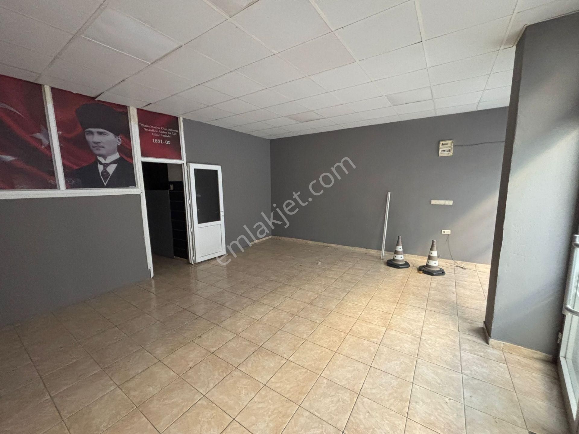 Menemen Kasımpaşa Mahallesi'nde 170 M2 Geniş Kiralık Dükkan