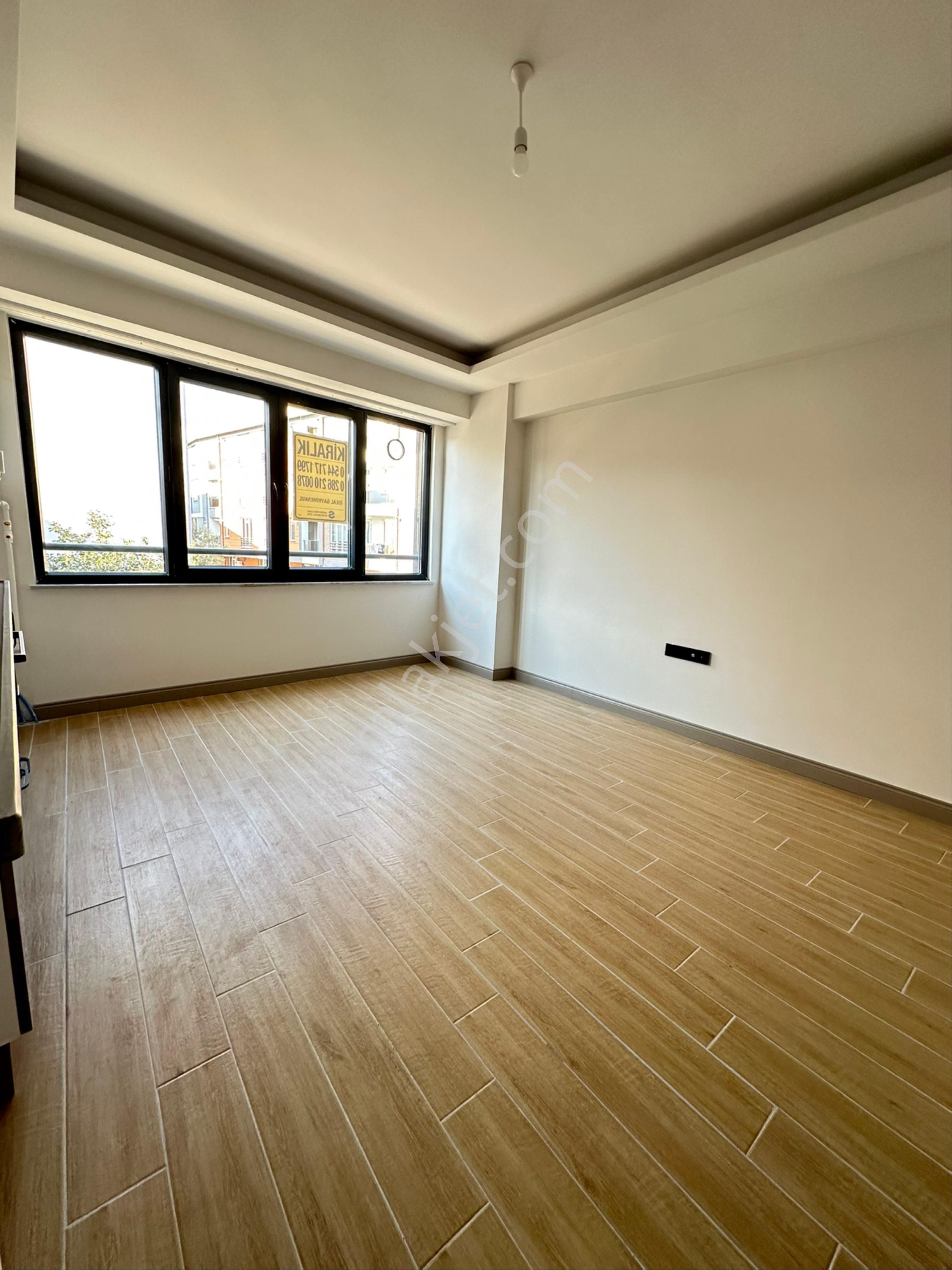Çanakkale İsmetpaşa'da Şık Ara Kat Sıfır Kiralık 1+1 Daire!!!