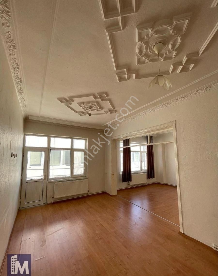İsmet Paşa Caddesi Üzerinde 2+1 Kiralık Daire