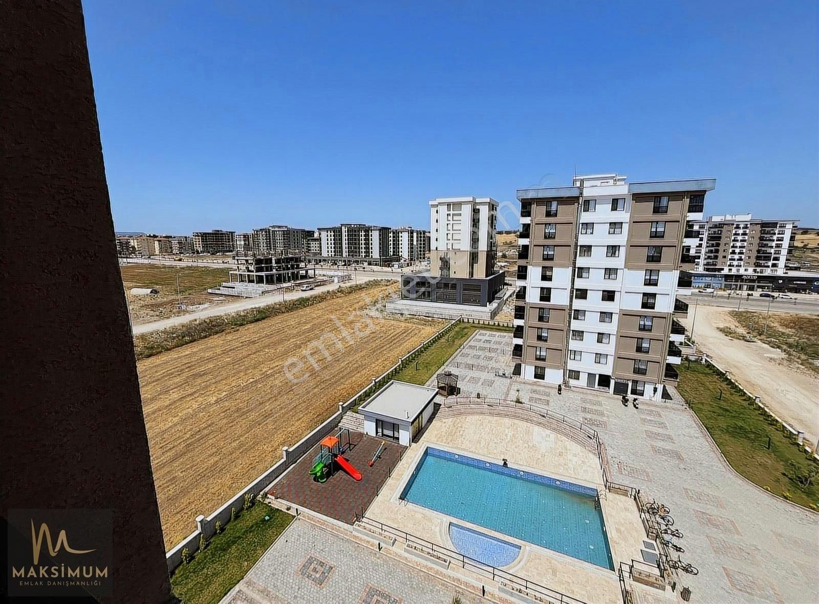 Çanakkale Merkez'de Sıfır 3+1 Havuzlu Arakat Lüx Daire